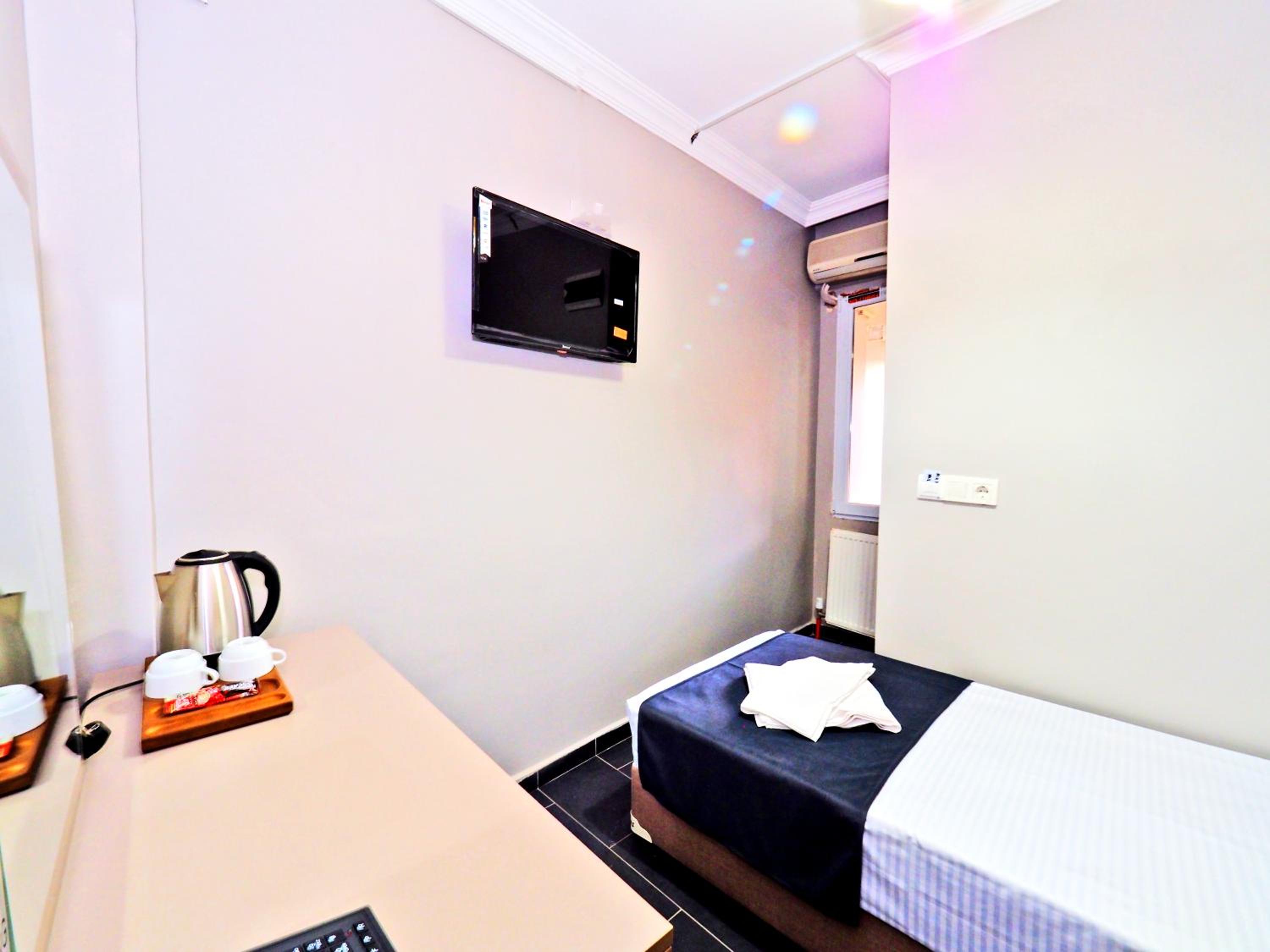 Budget Single Room photo 2