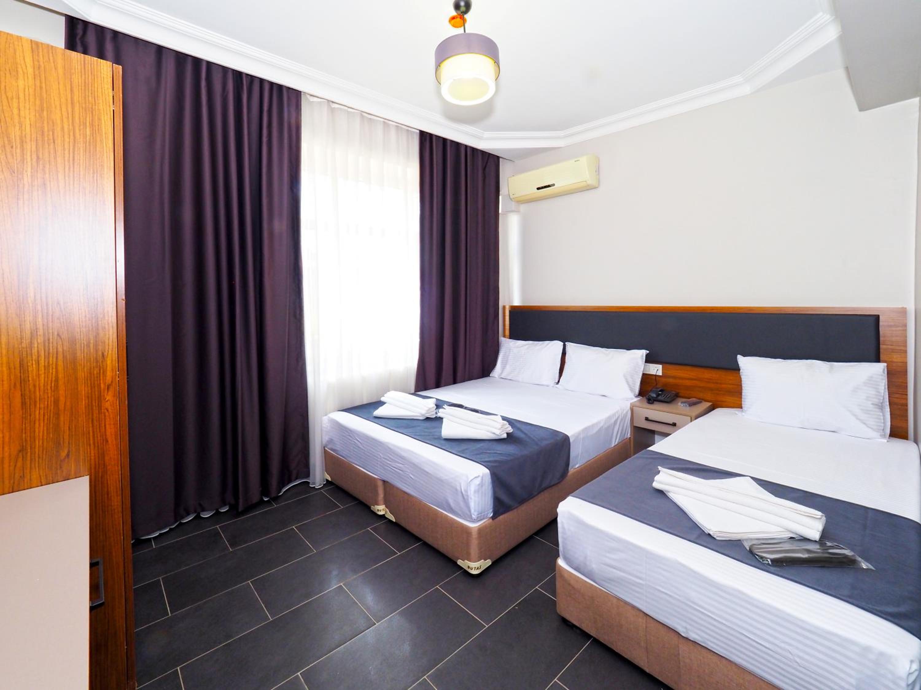Standard Triple Room photo 2