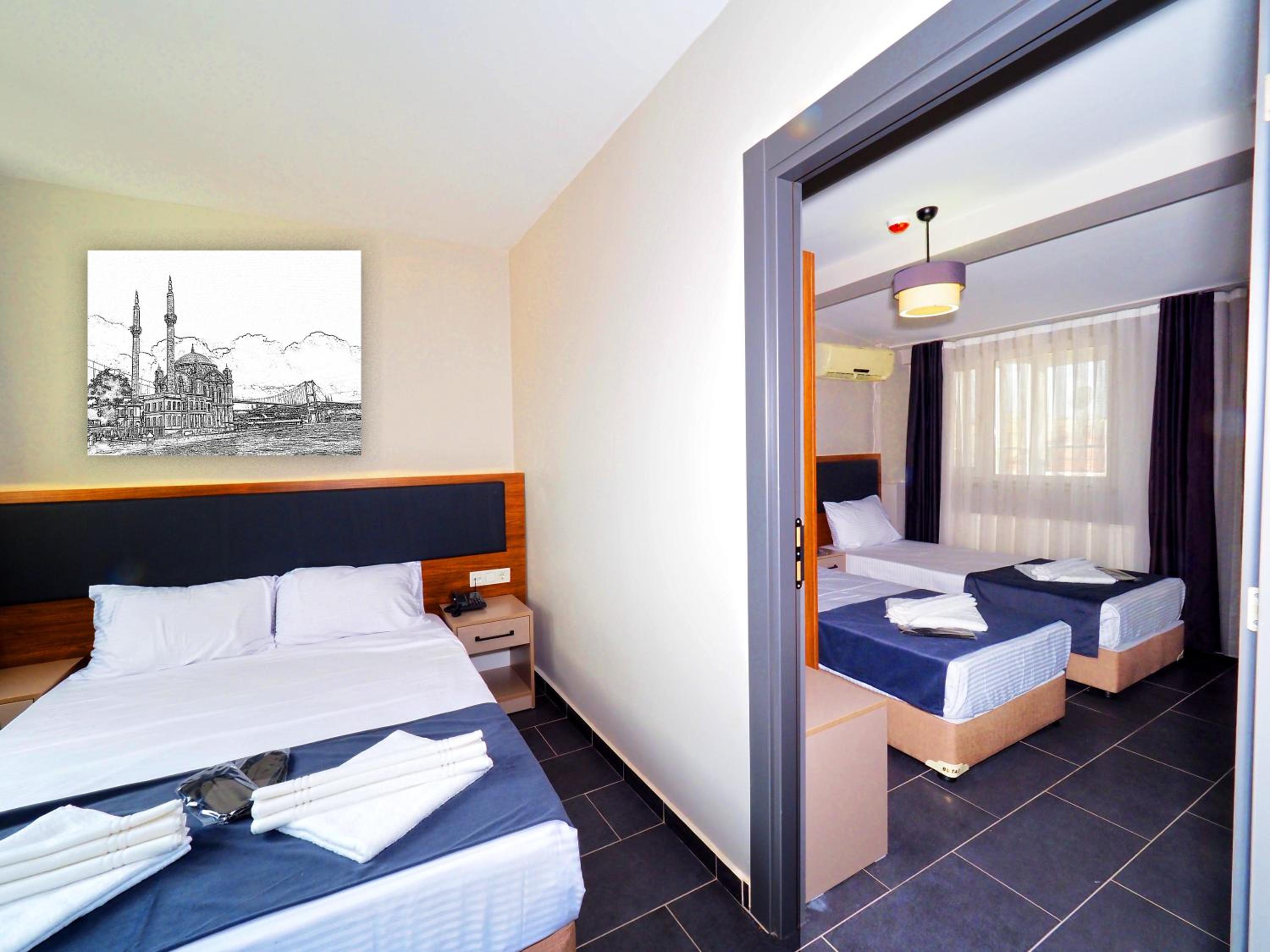 Family Suite with Balcony photo 1