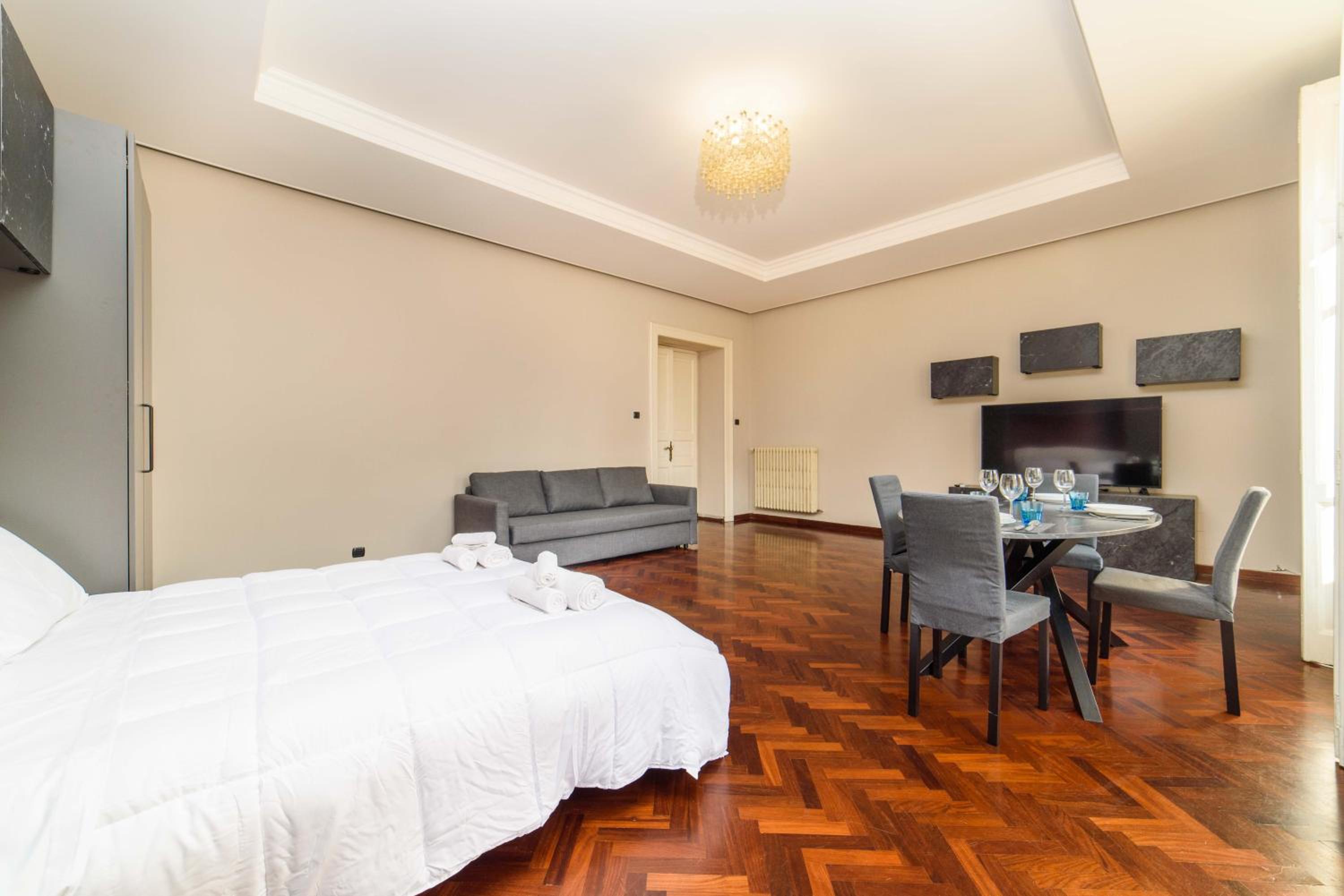 One-Bedroom Apartment