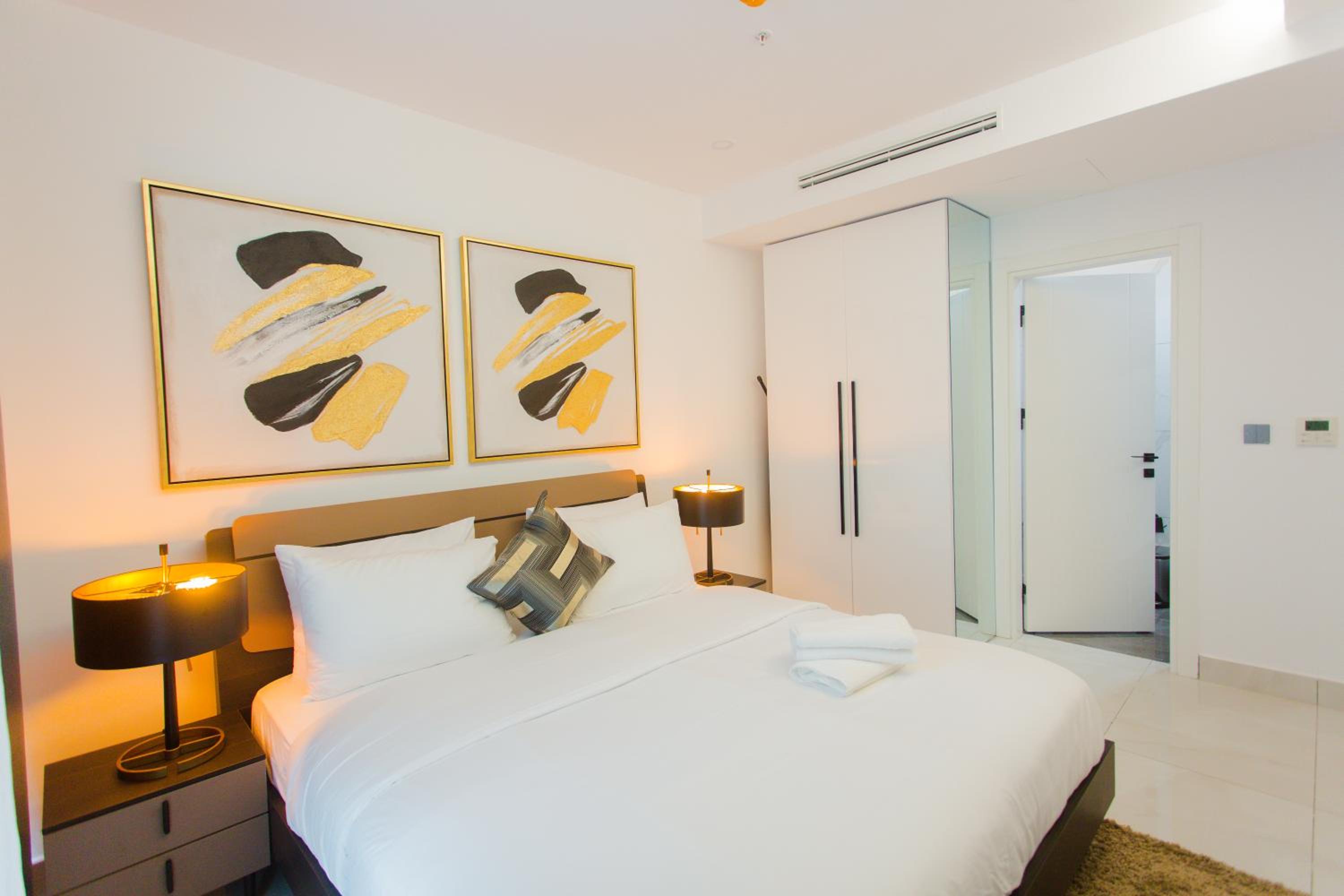 One-Bedroom Apartment - Non-Smoking - Photo 1