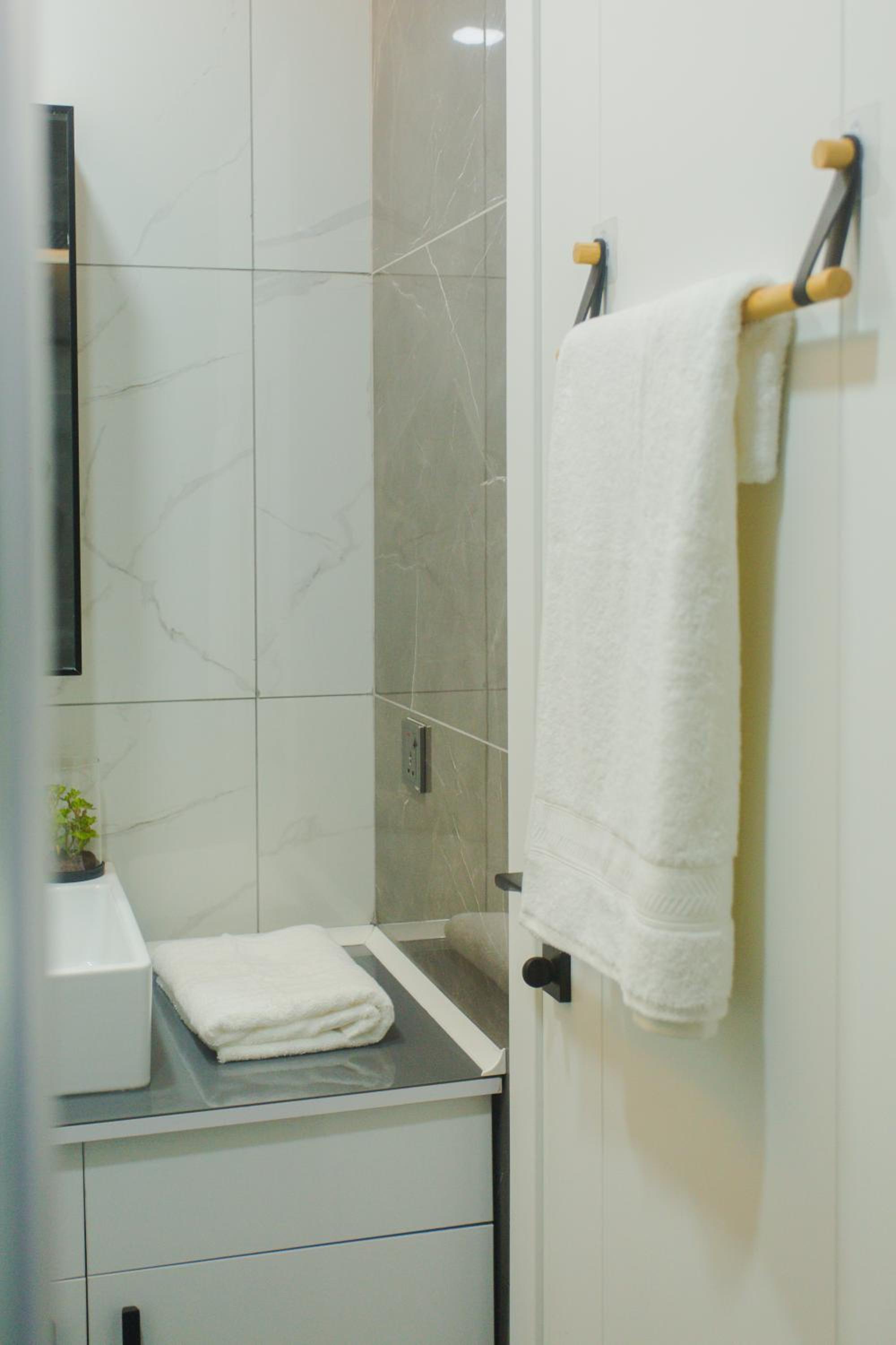 One-Bedroom Apartment - Non-Smoking - Photo 11