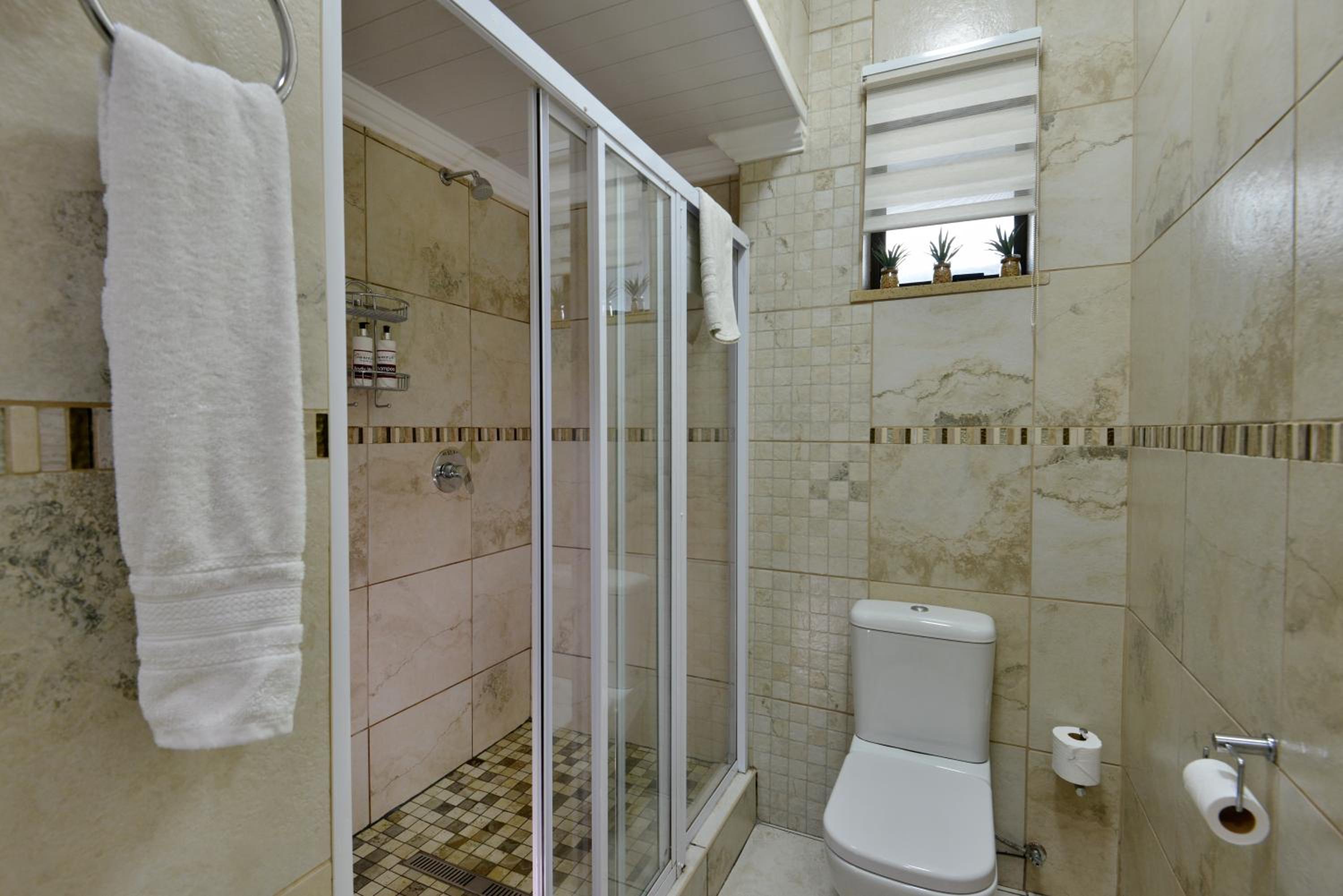Double Room - Photo 19