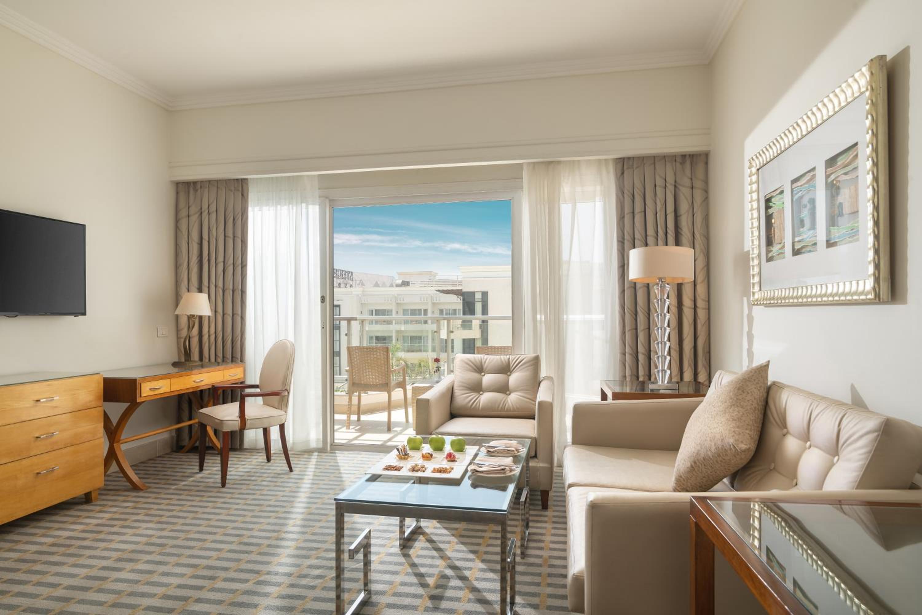 Deluxe Suite - Pyramid View - Photo 7