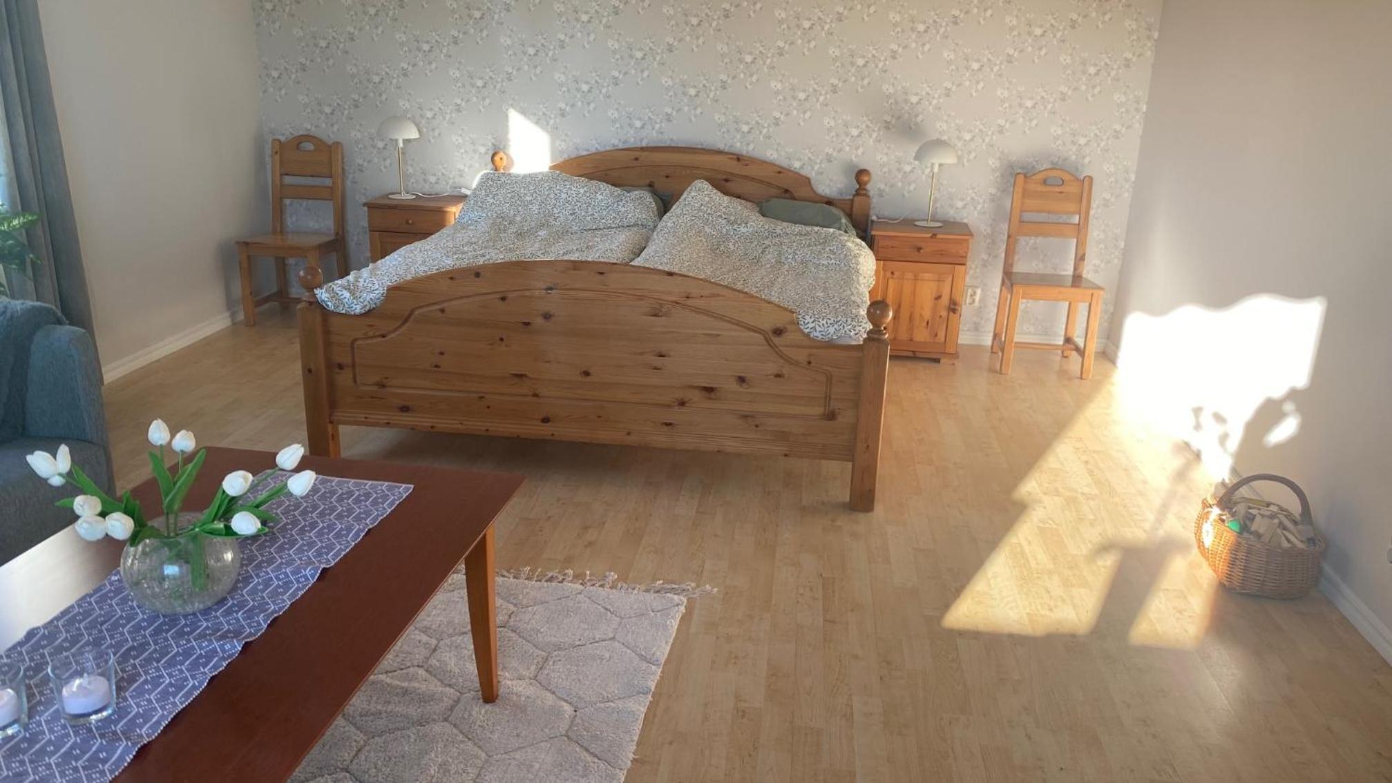 One-Bedroom House photo 1