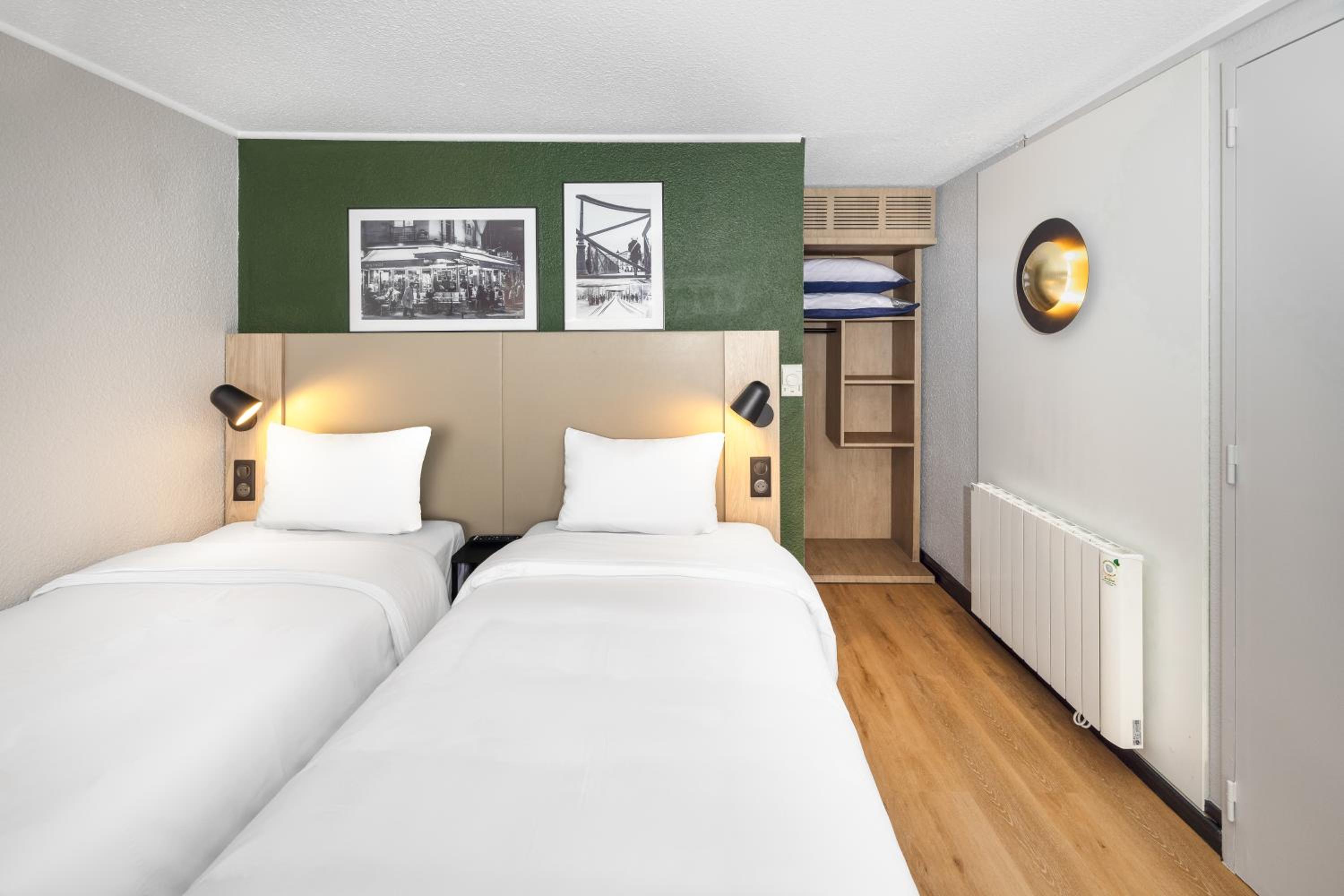 Standard Room - 2 Single Beds - Photo 3