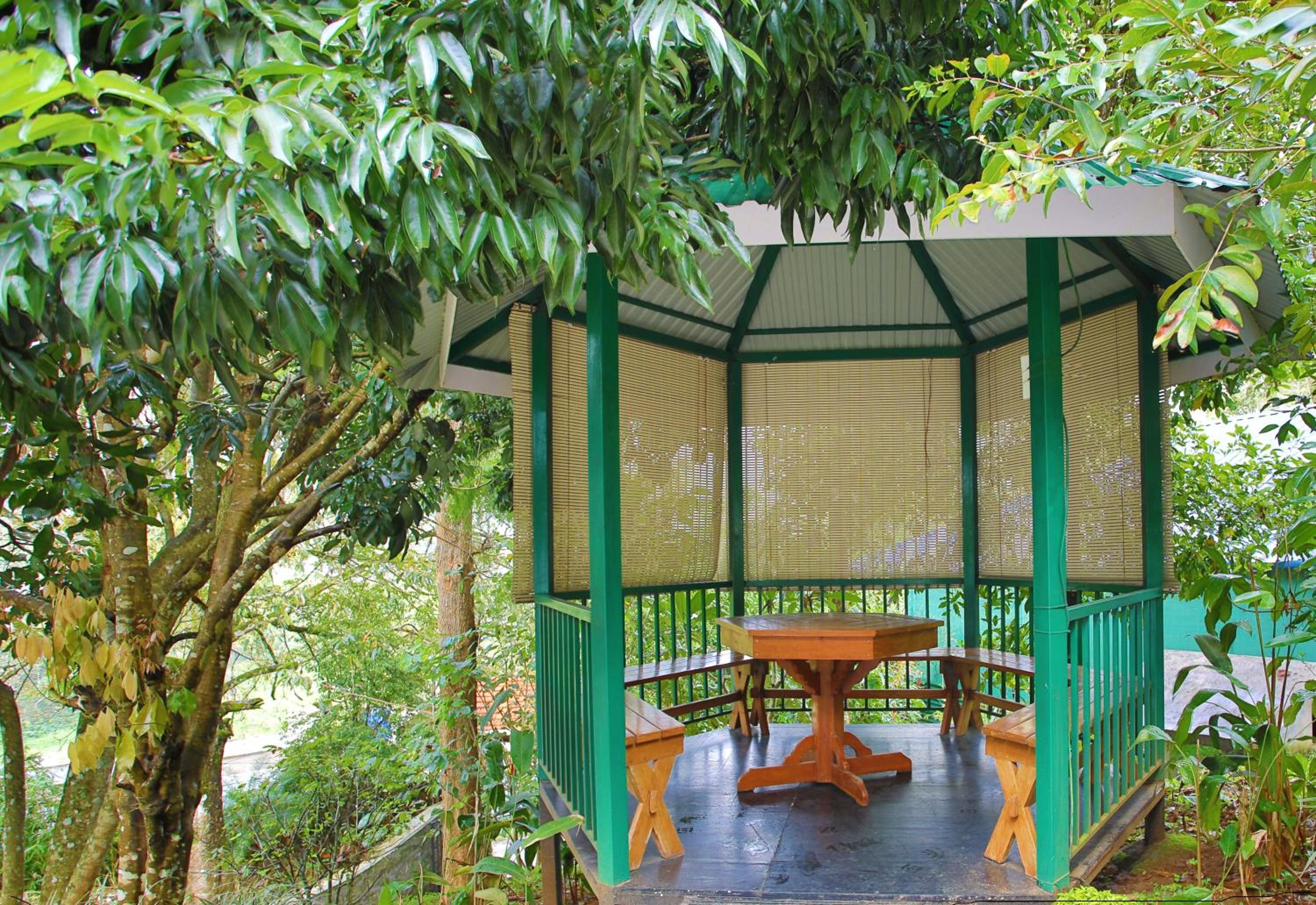 Super Deluxe Room with Balcony - Photo 14