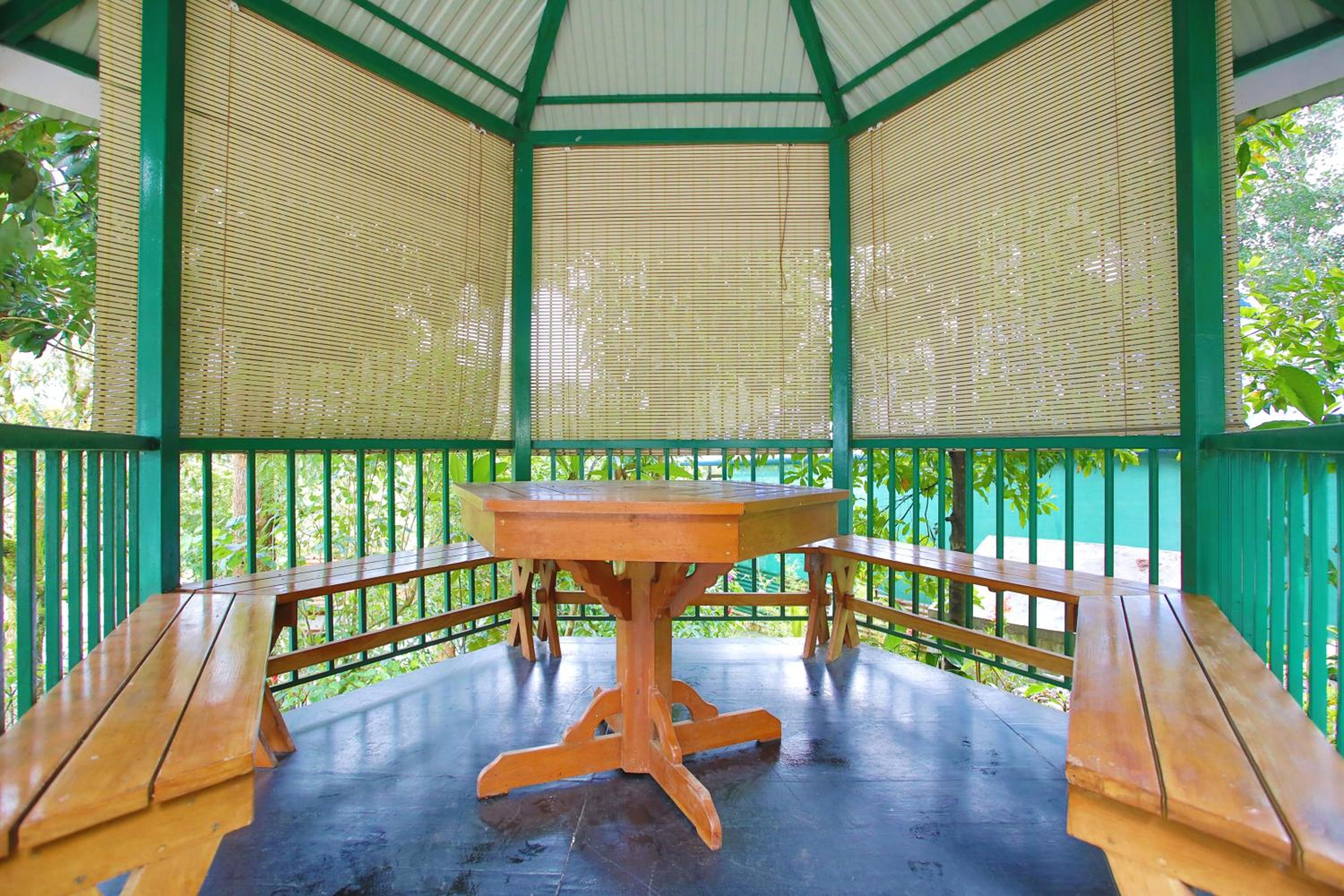 Super Deluxe Room with Balcony - Photo 13
