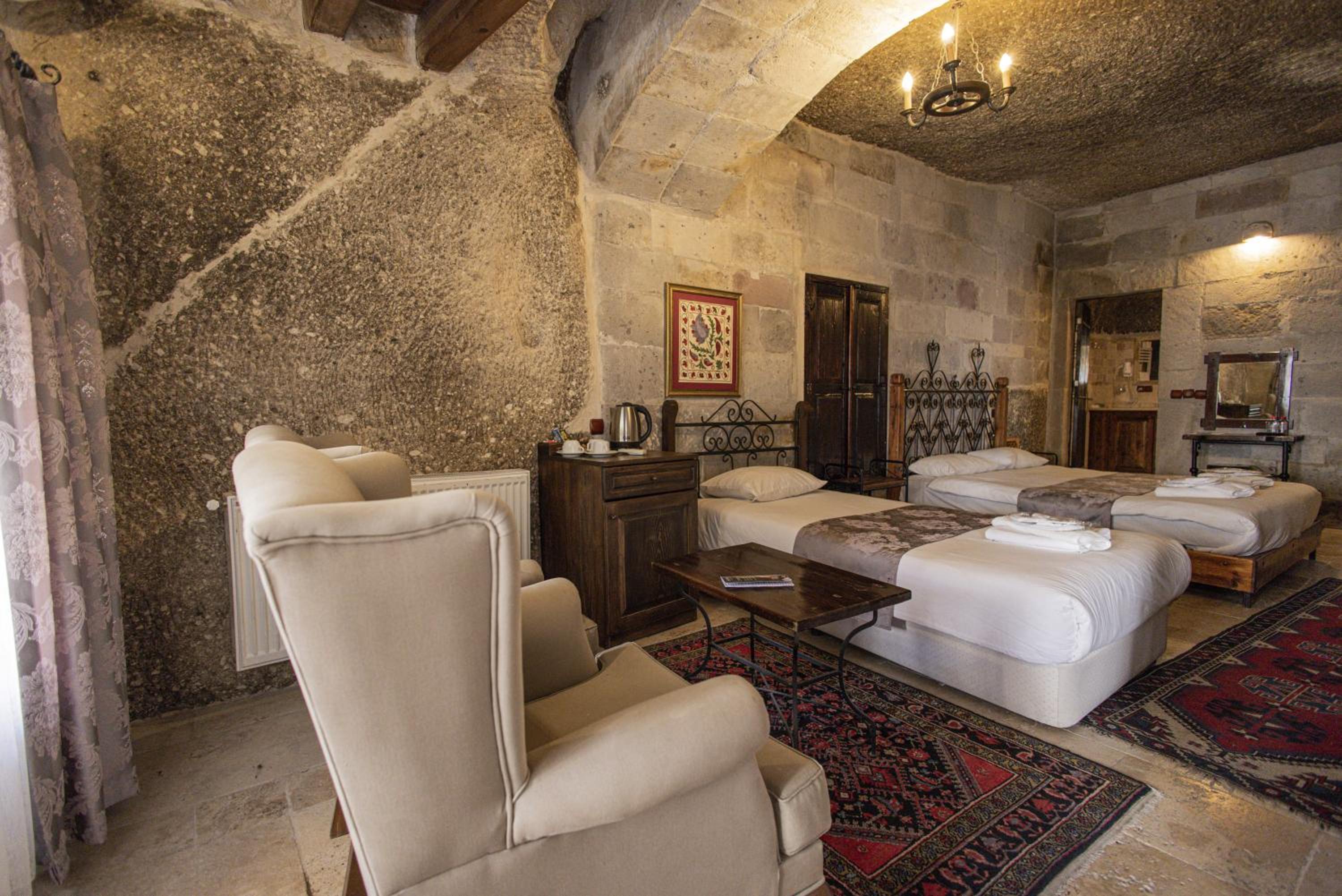 Deluxe Triple Room photo 2
