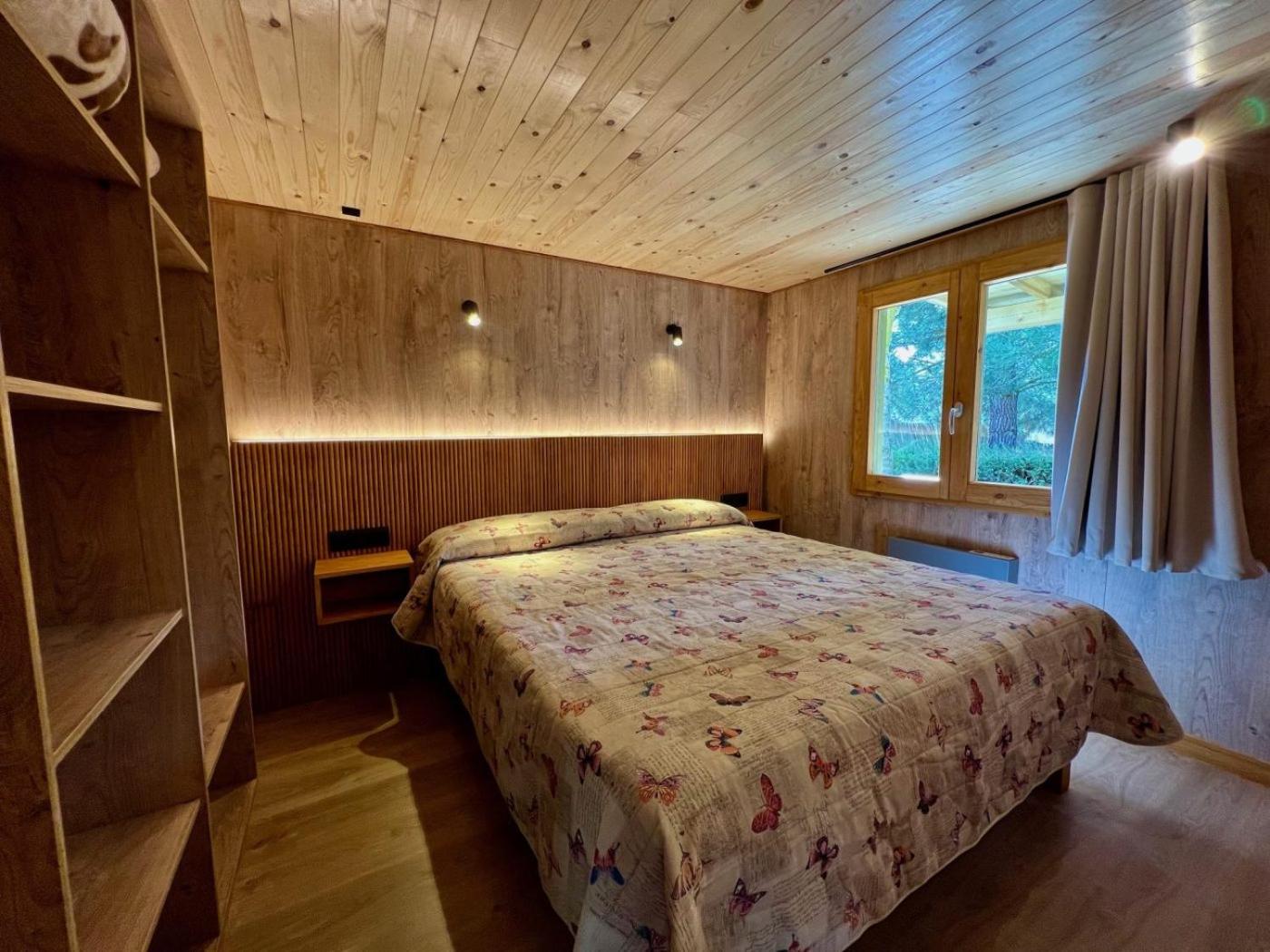 Deluxe Bungalow photo 2