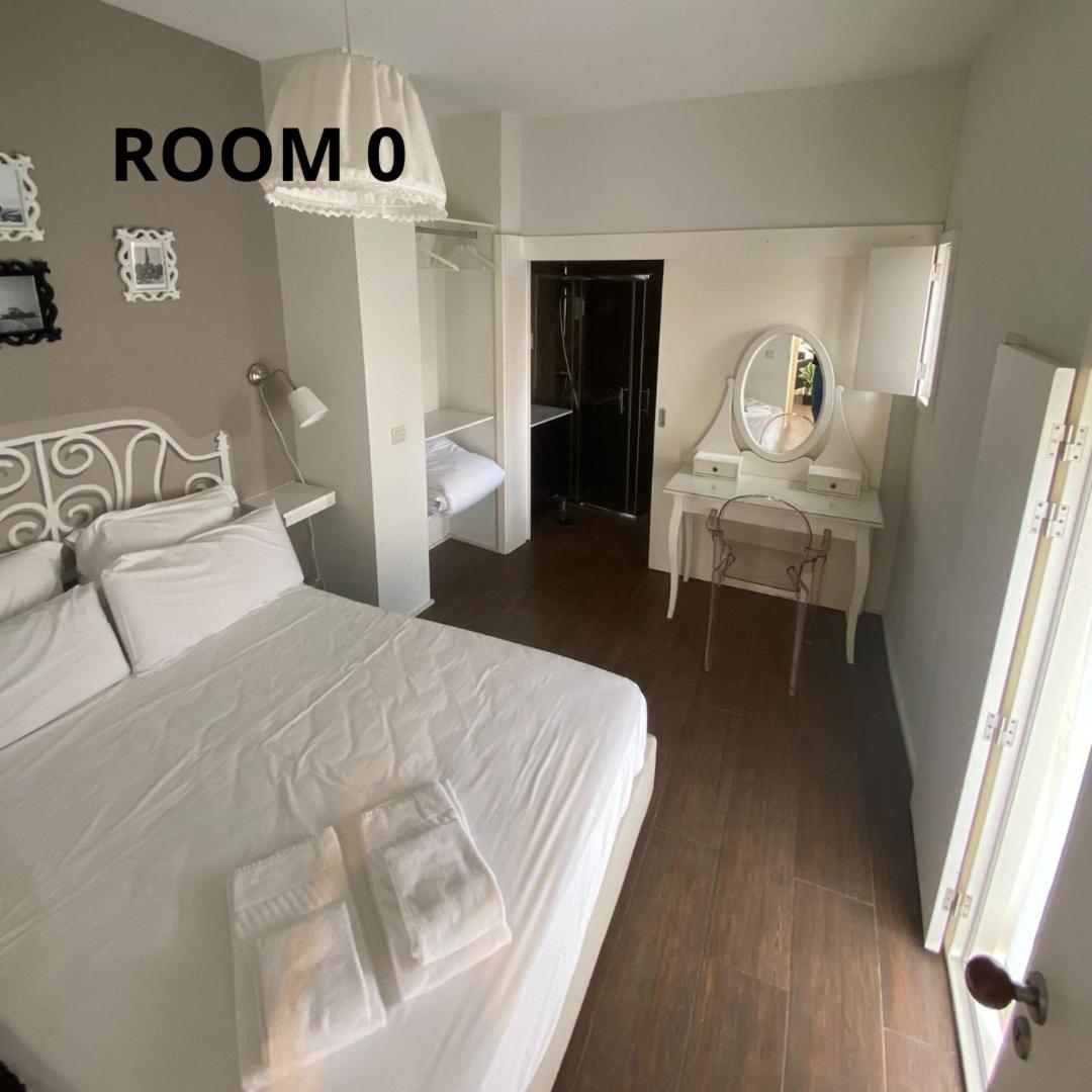 Double Room with Private Bathroom - Photo 4