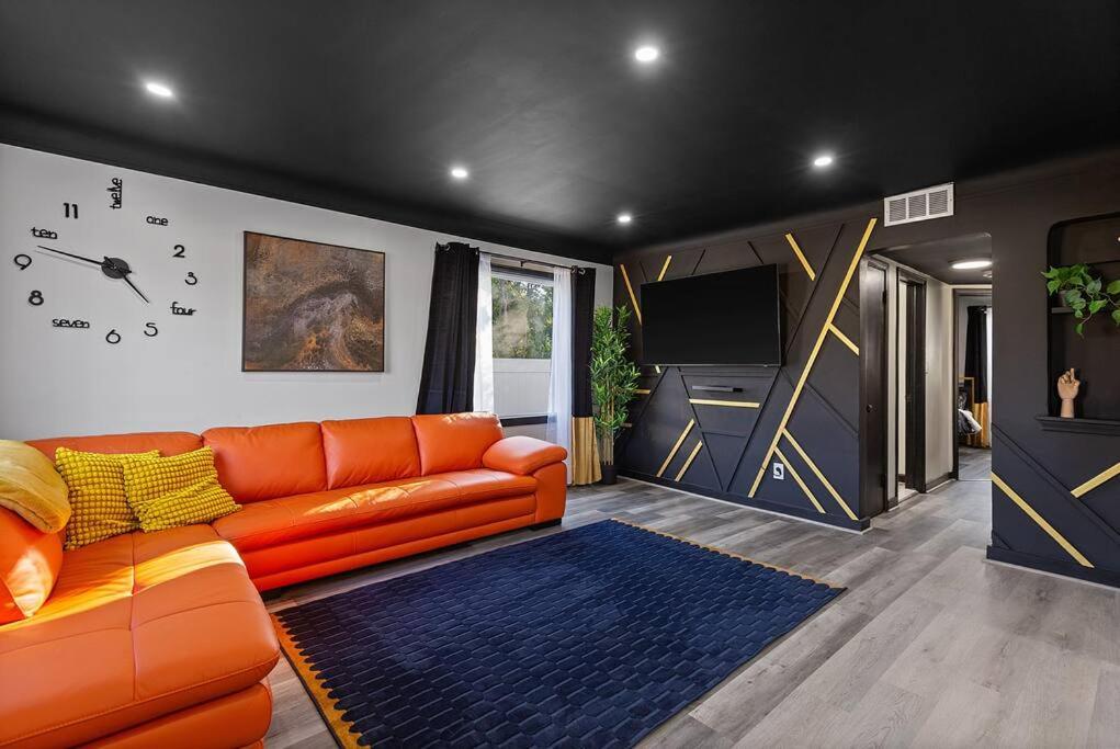 Three-Bedroom House photo 1
