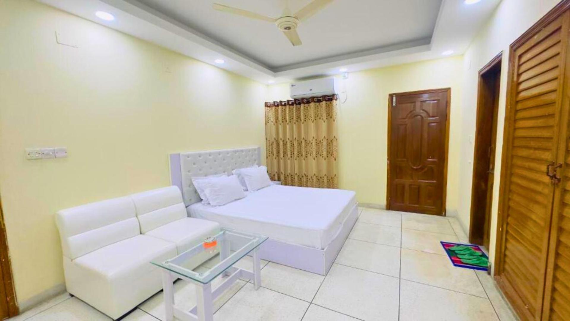 Deluxe King Room photo 1
