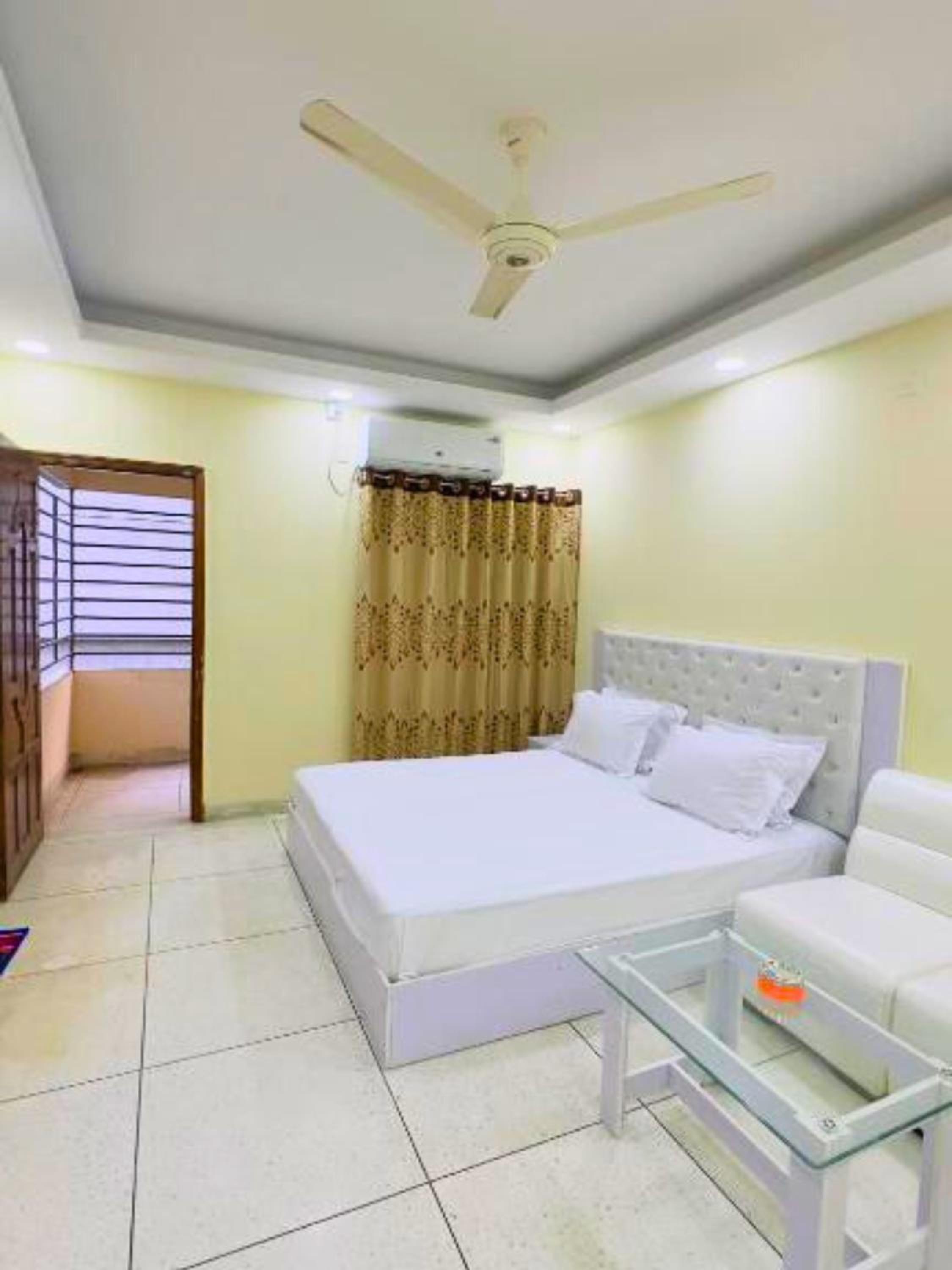 Deluxe King Room photo 3