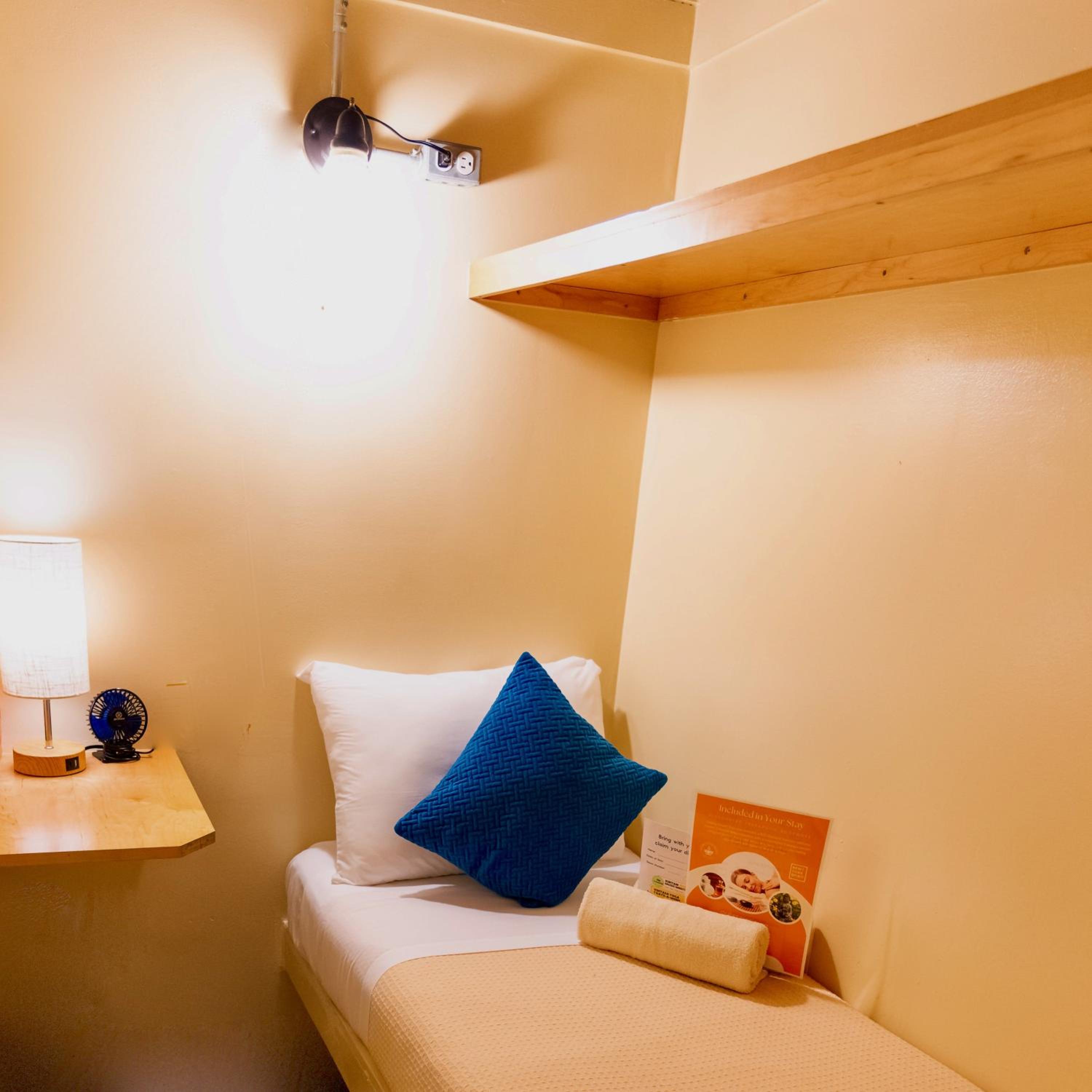 Single Pod Room with Shared Bathroom photo 1