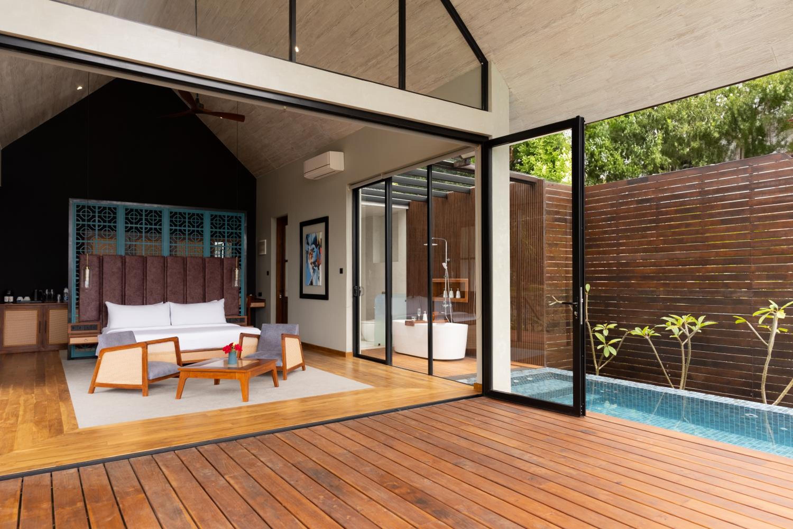 Presidential Private Suite With Private Pool,Jacuzzi & Mountain View