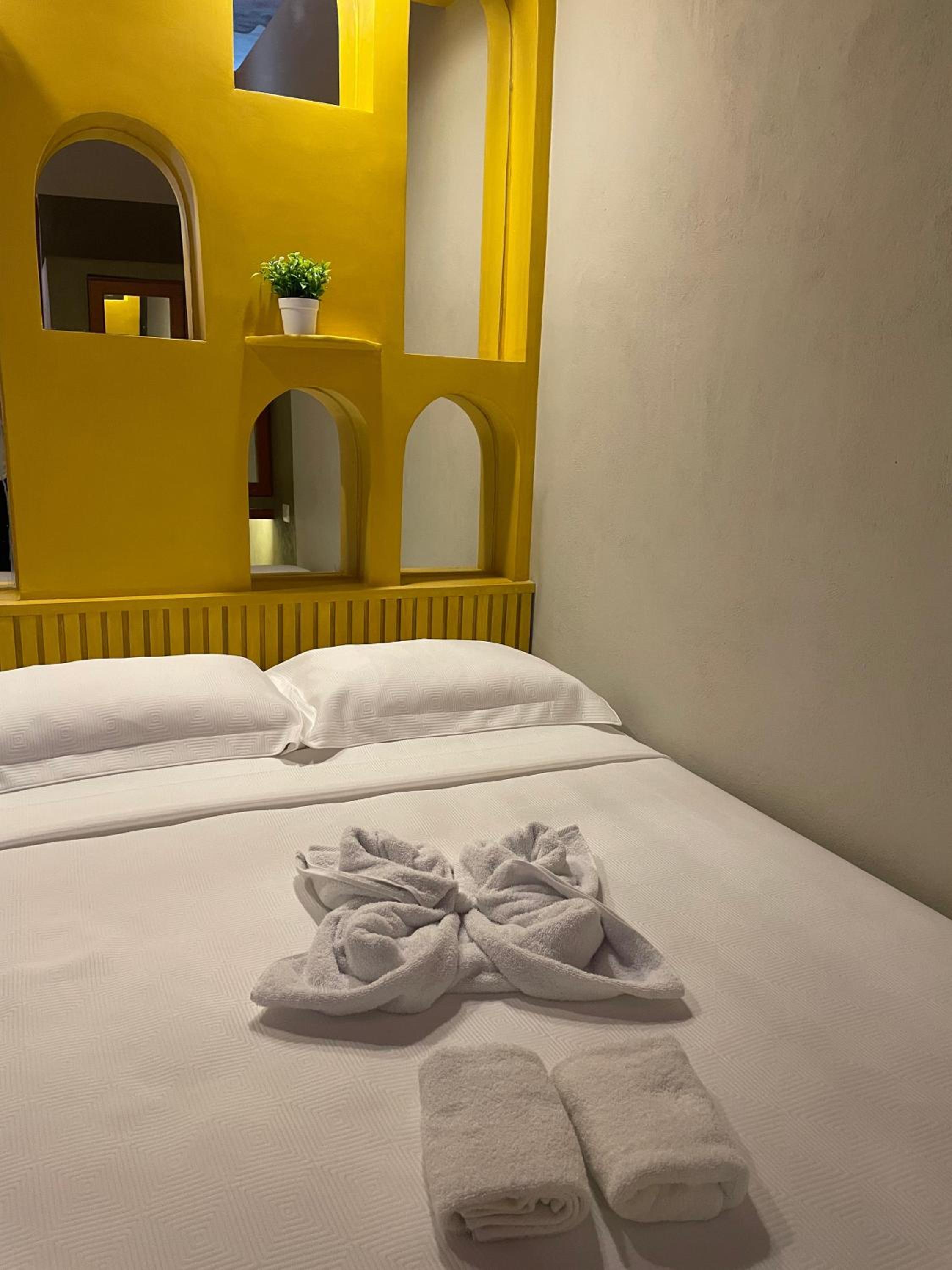 Standard Double Room with Shared Bathroom photo 3