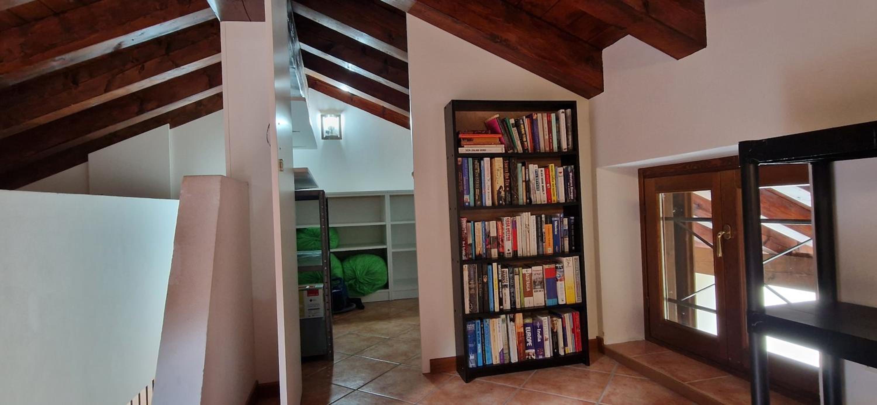 One-Bedroom Apartment photo 3
