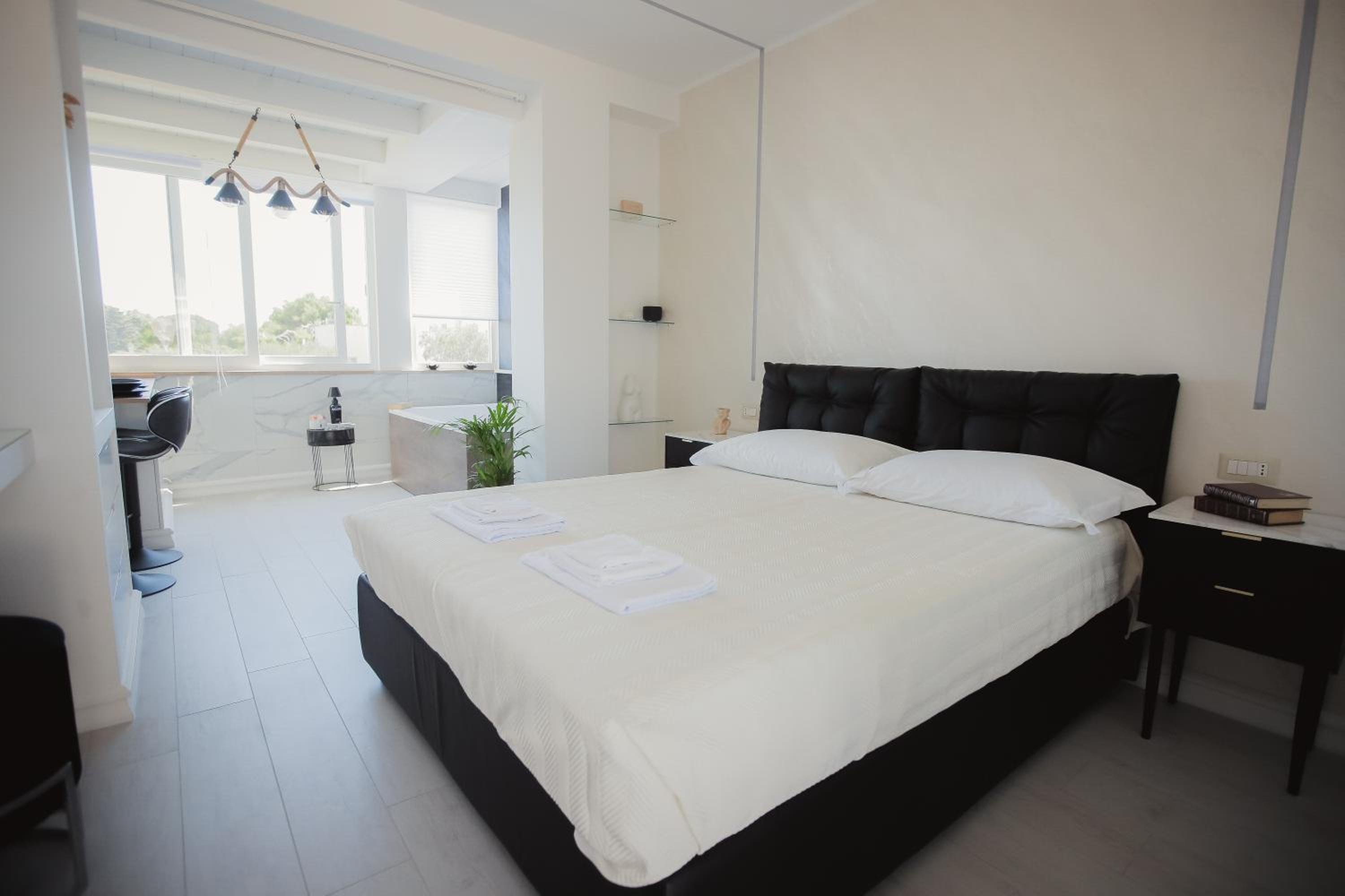 Double Room with Spa Bath photo 1