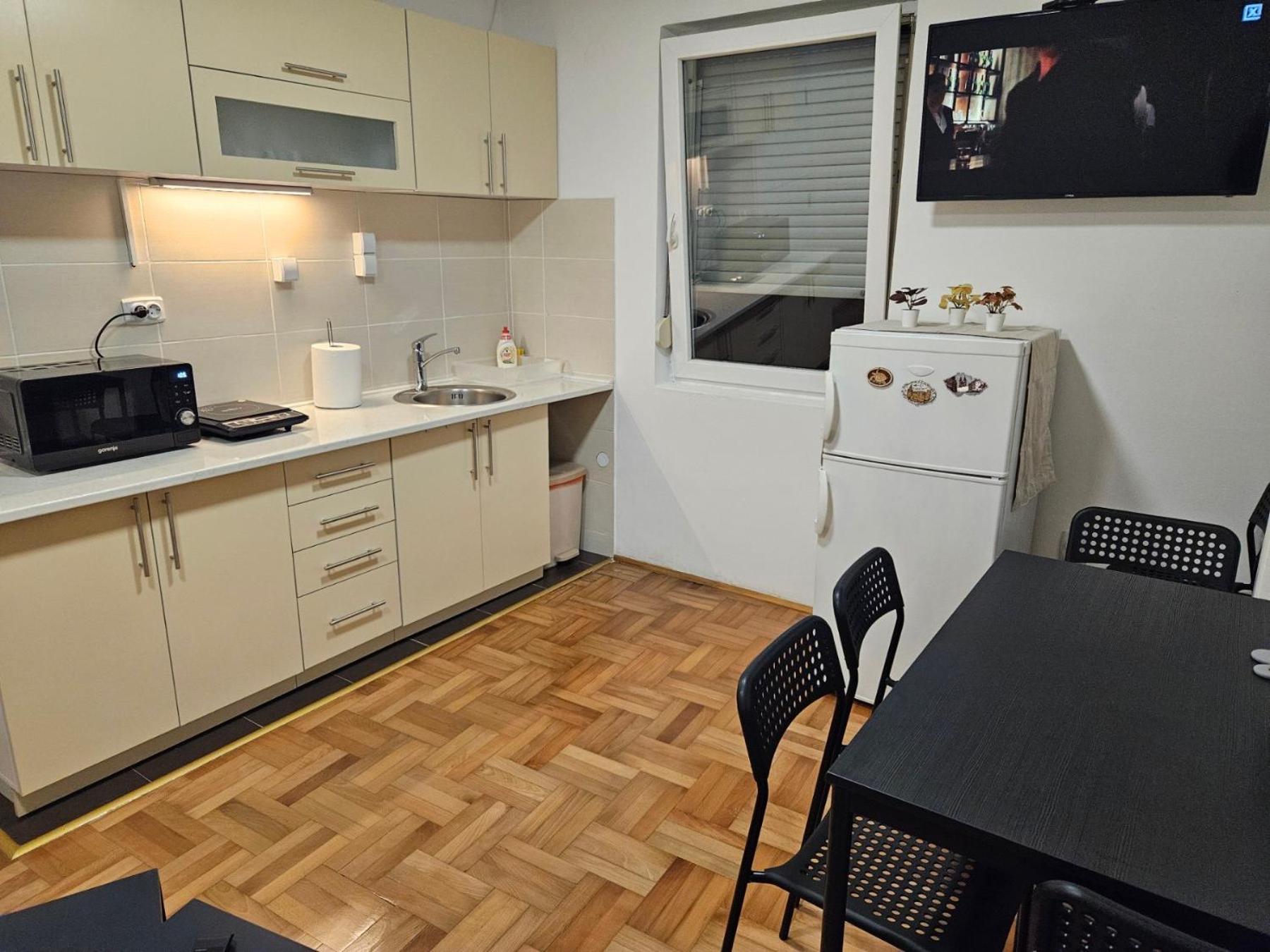 One-Bedroom Apartment photo 3
