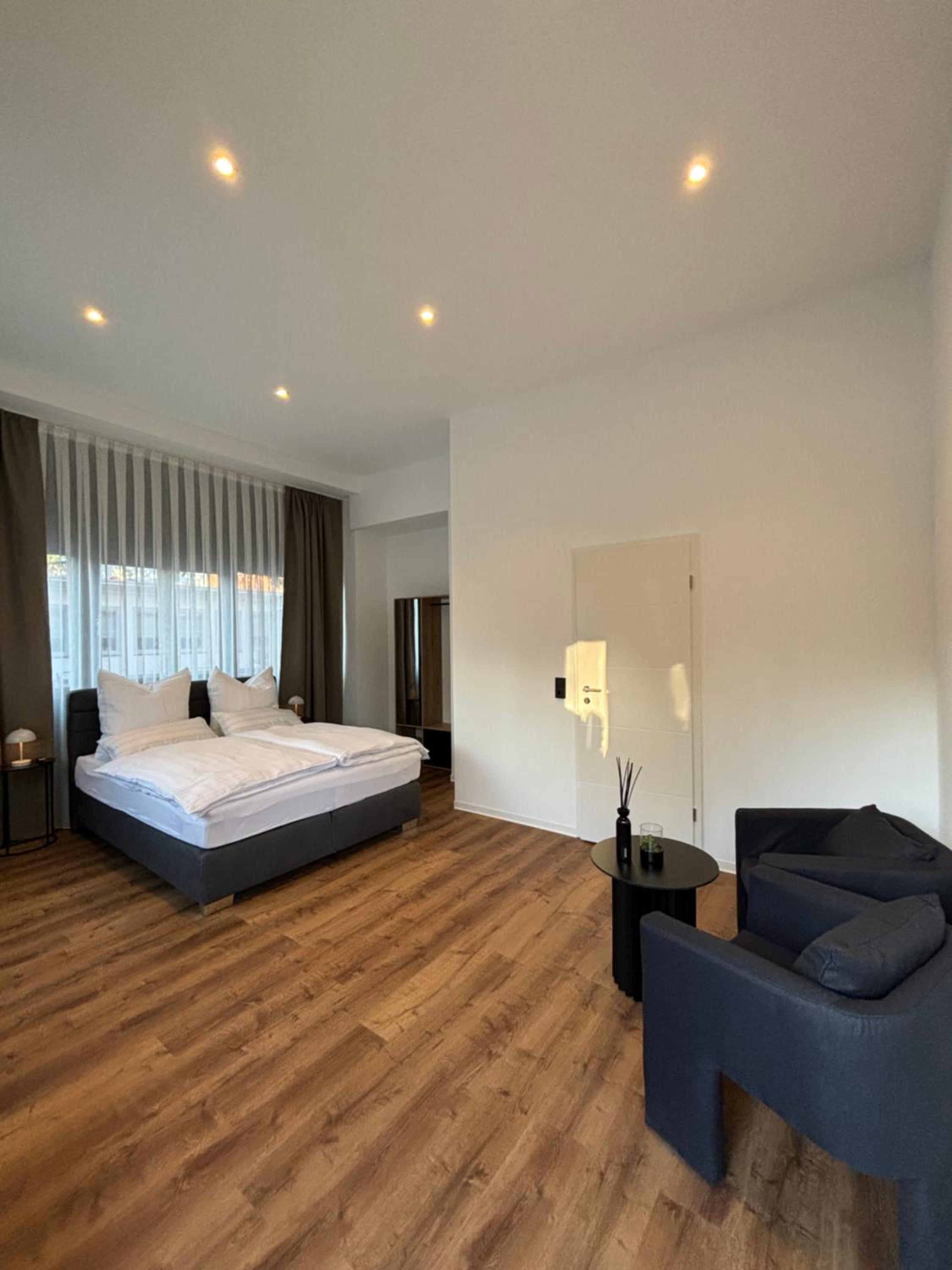 Standard Queen Room photo 2