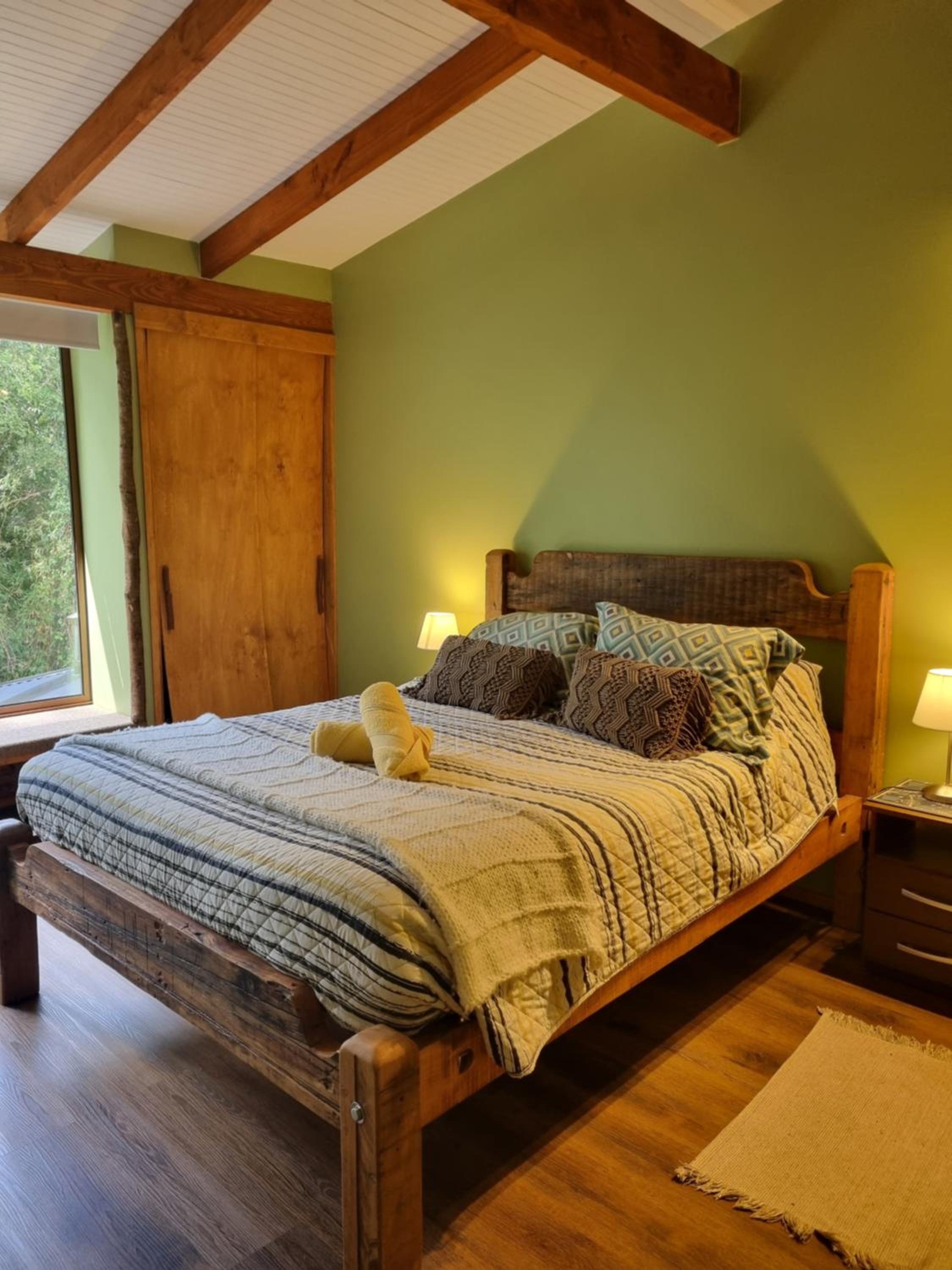 Three-Bedroom Apartment with Lake View photo 1