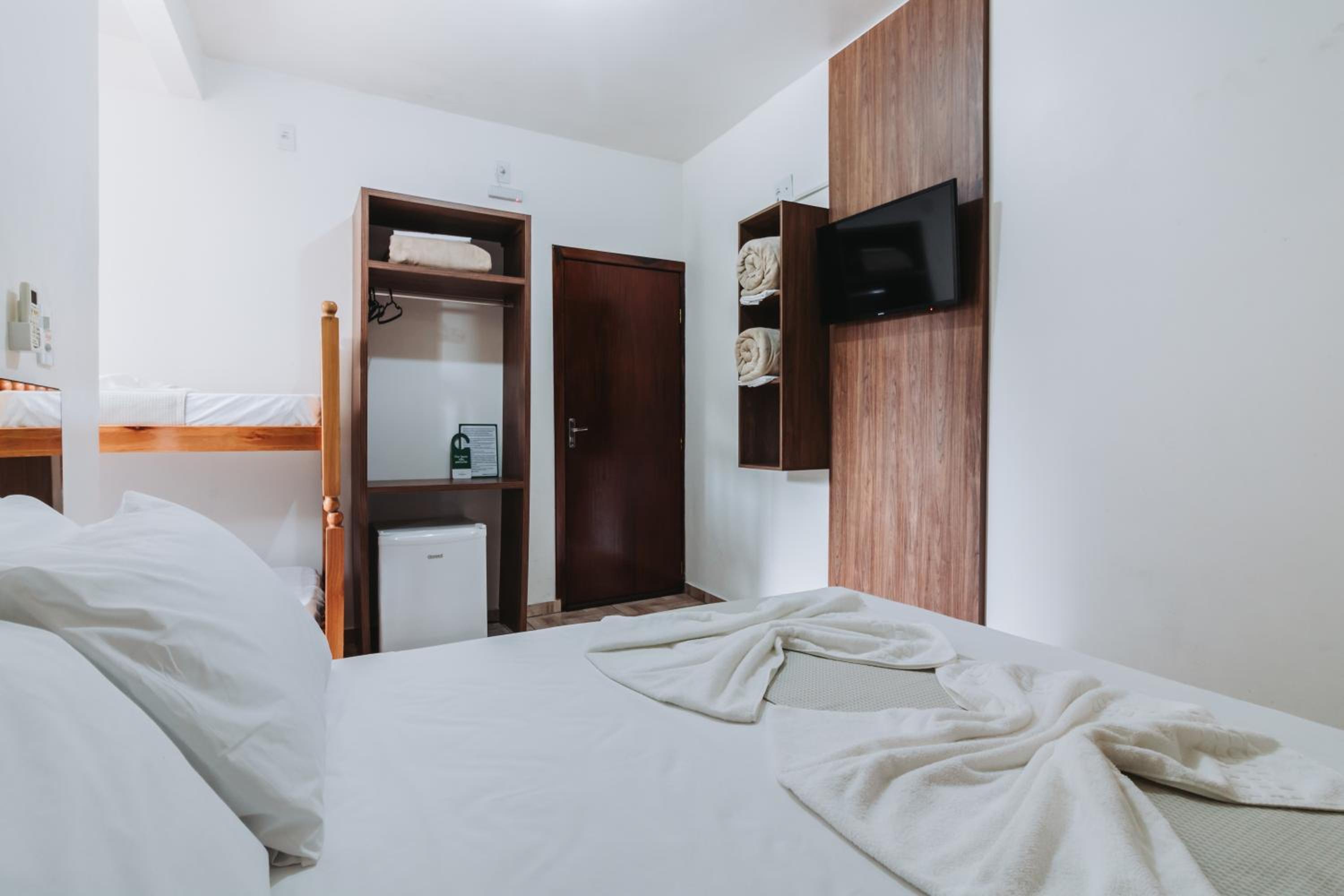 Quadruple Room - Photo 8