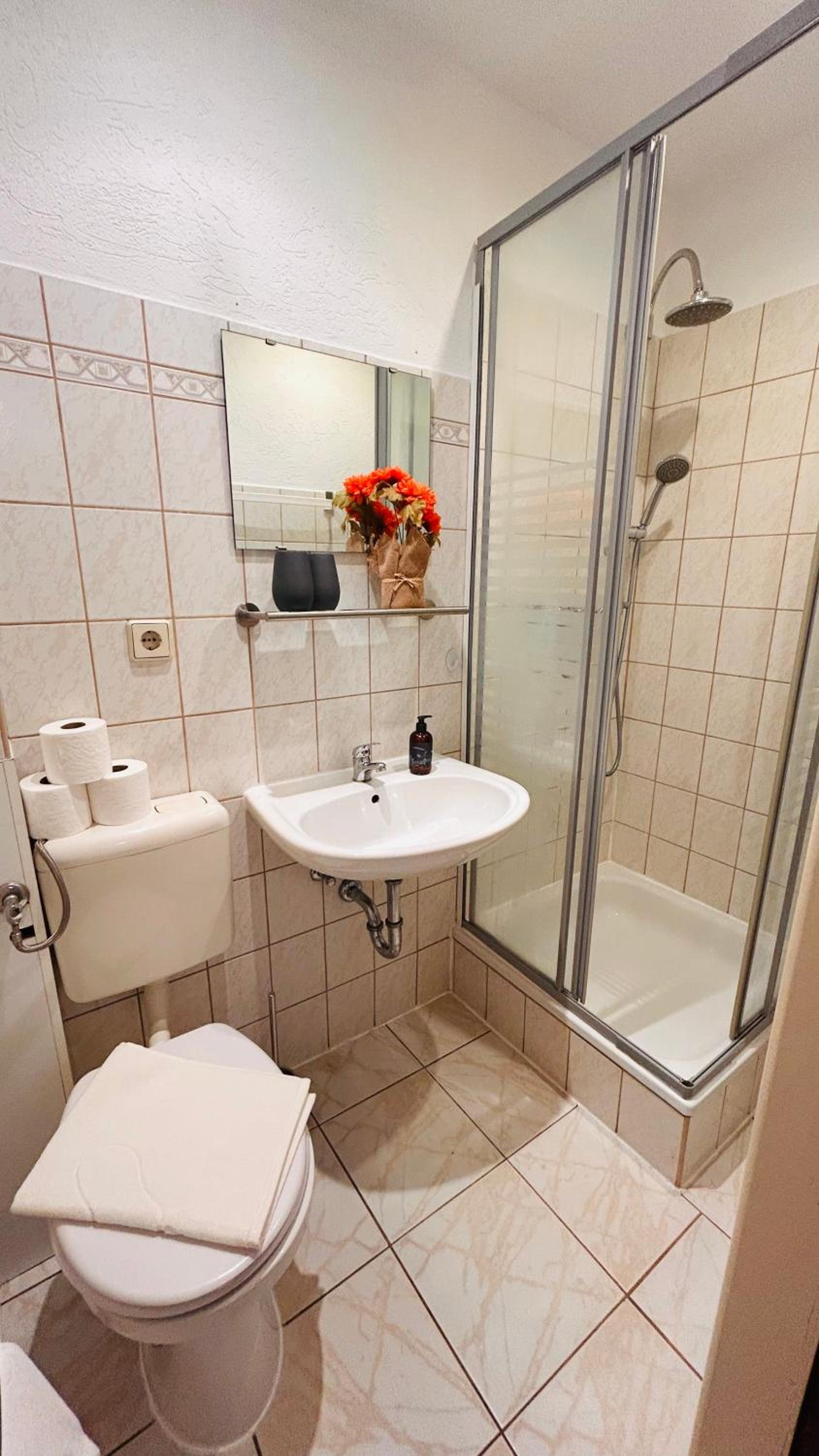 Double Room with Private Bathroom photo 2