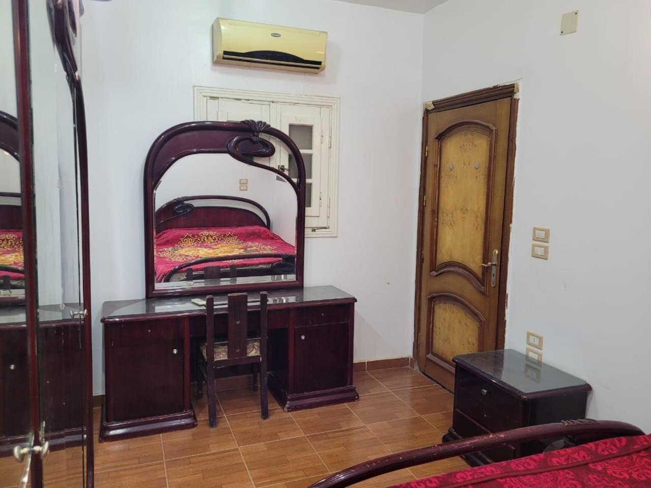 Three-Bedroom Apartment photo 2