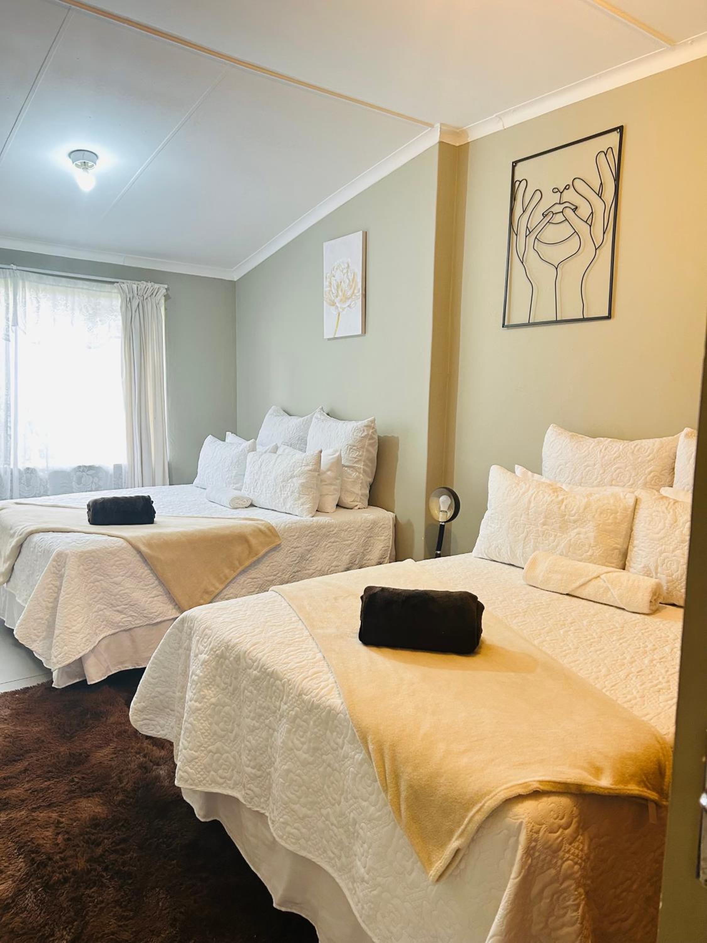 Twin Room With Private Bathroom photo 1