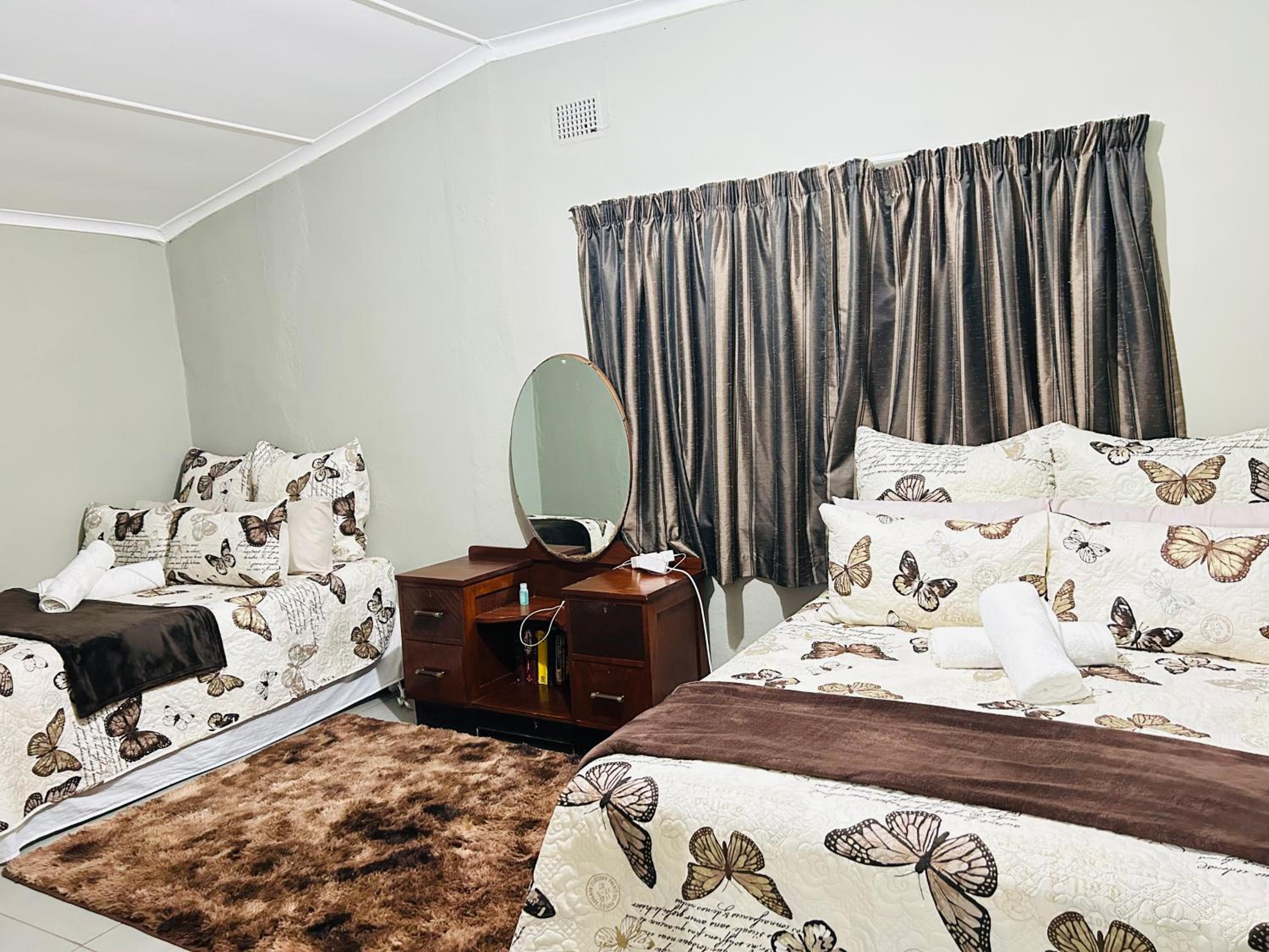 Standard Twin Room photo 2