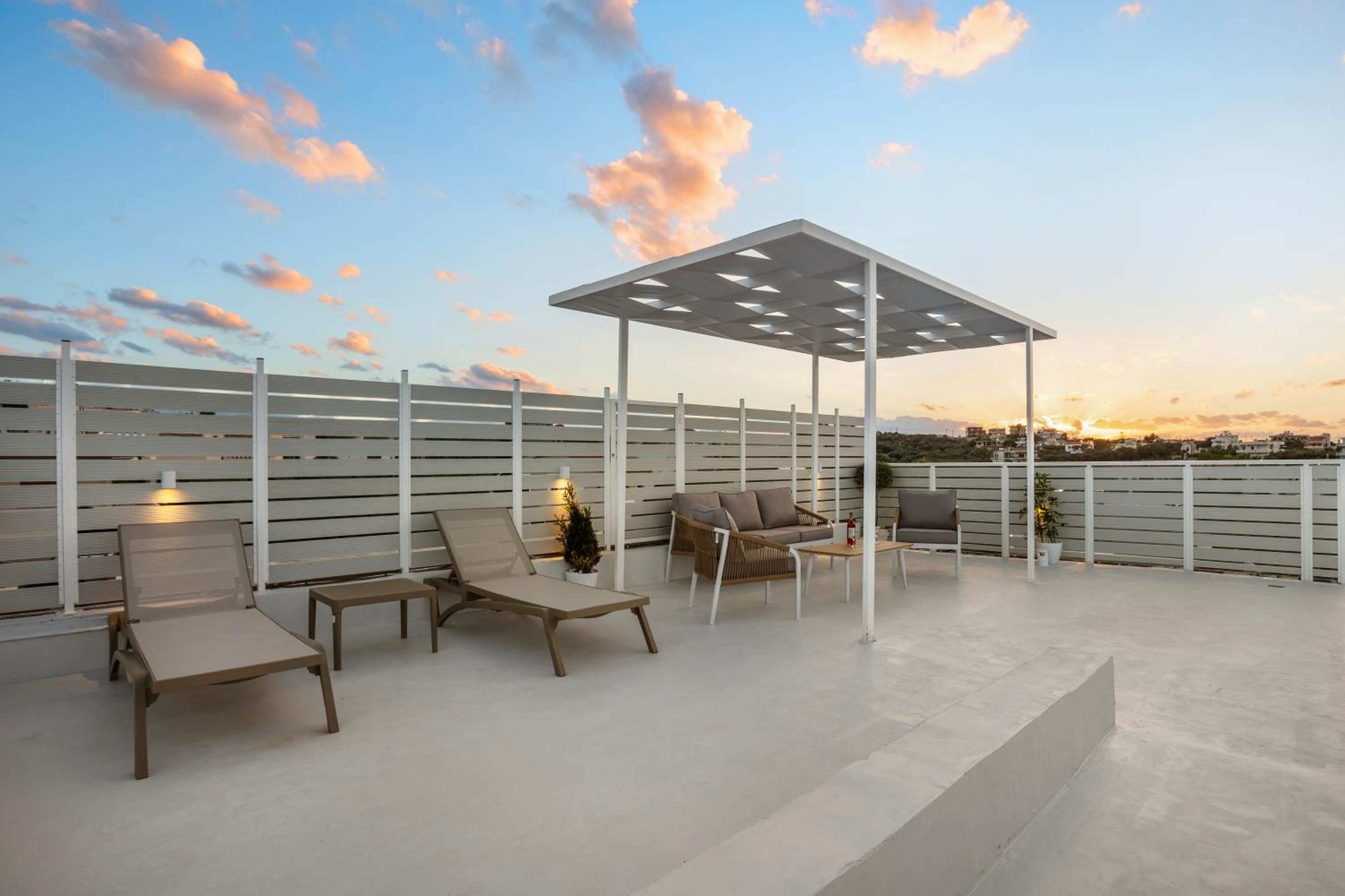Two-Bedroom Apartment with Balcony and Sea View photo 2