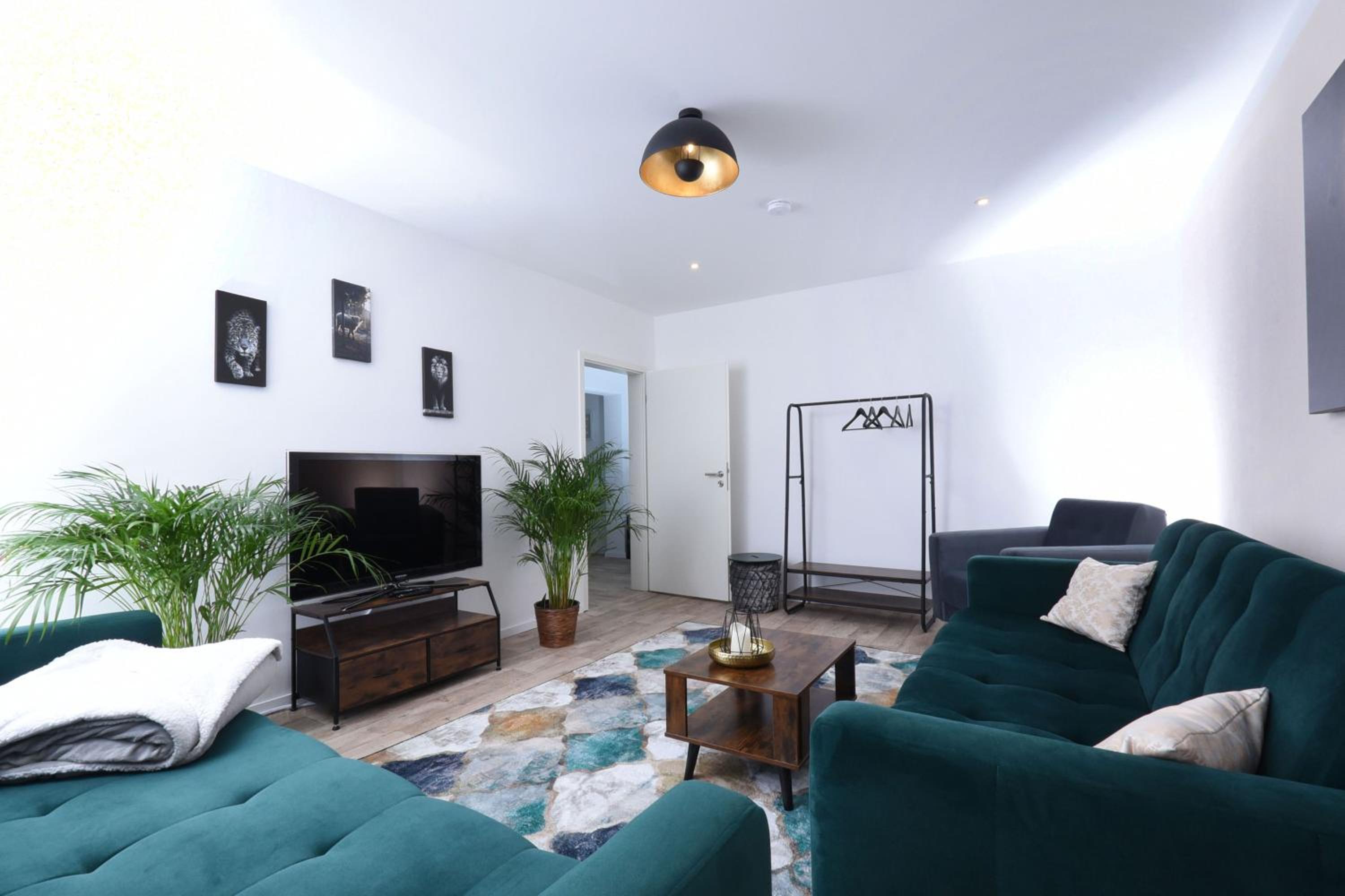 One-Bedroom Apartment