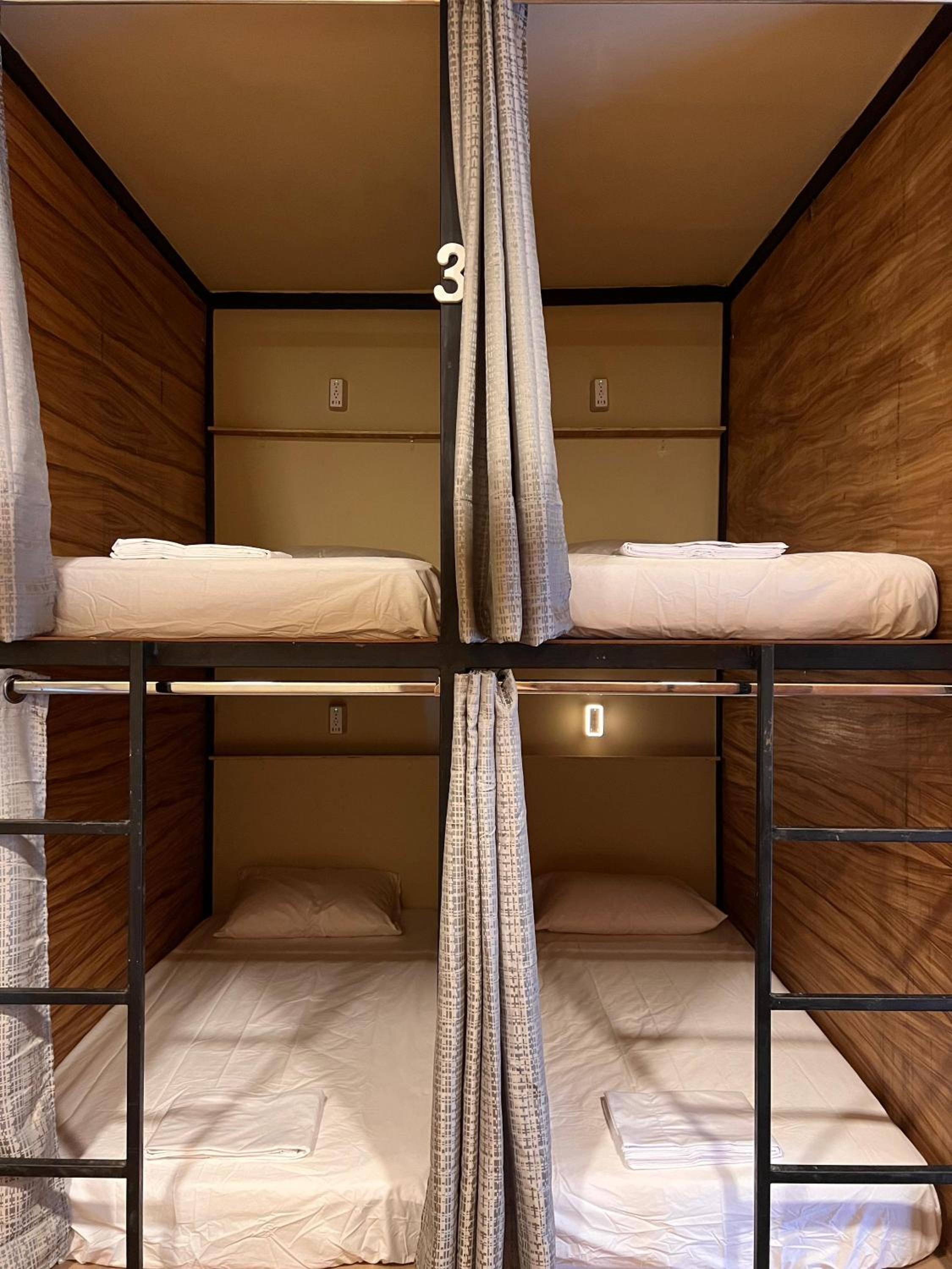 Bed in 8-Bed Mixed Dormitory Room photo 1