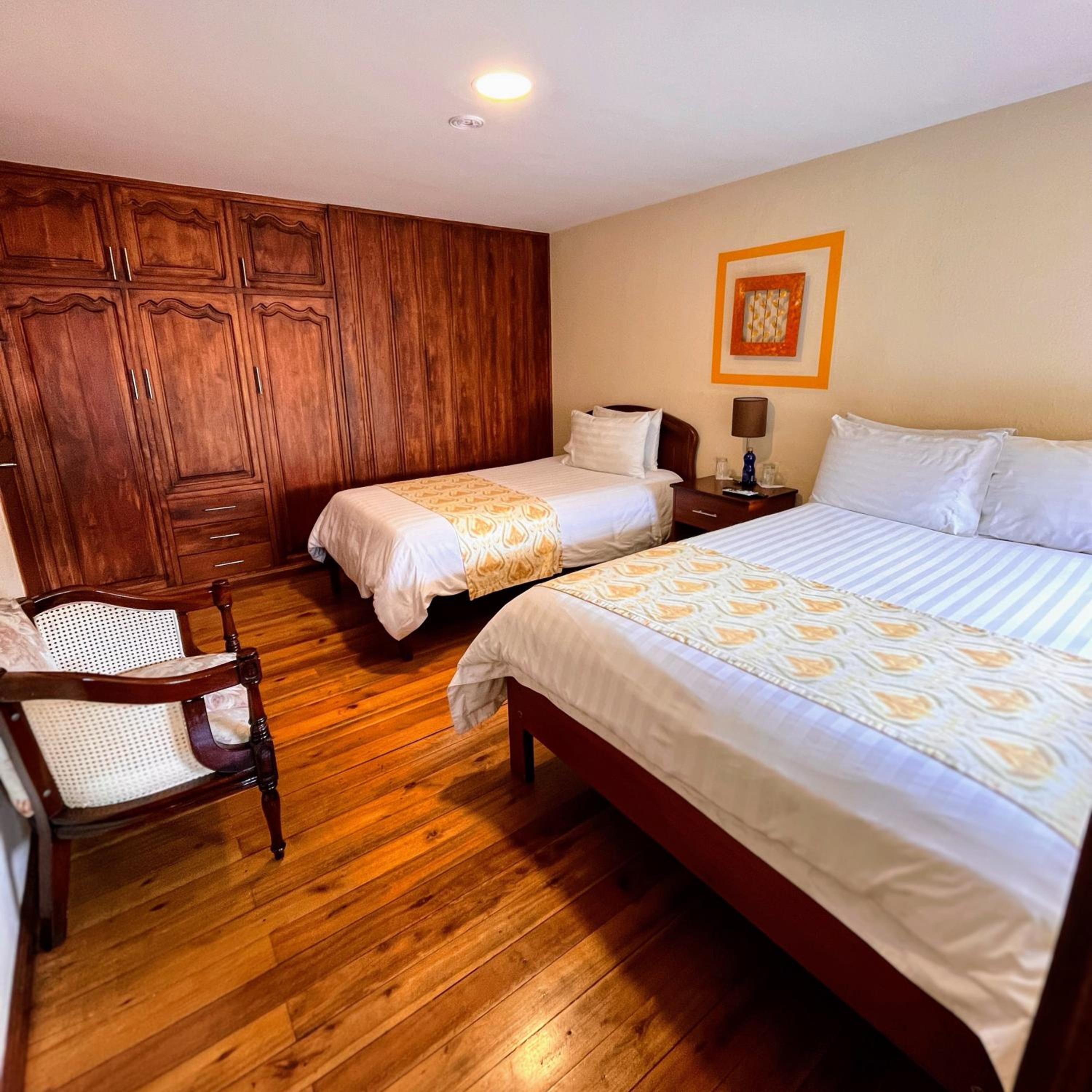 Standard Twin Room photo 2