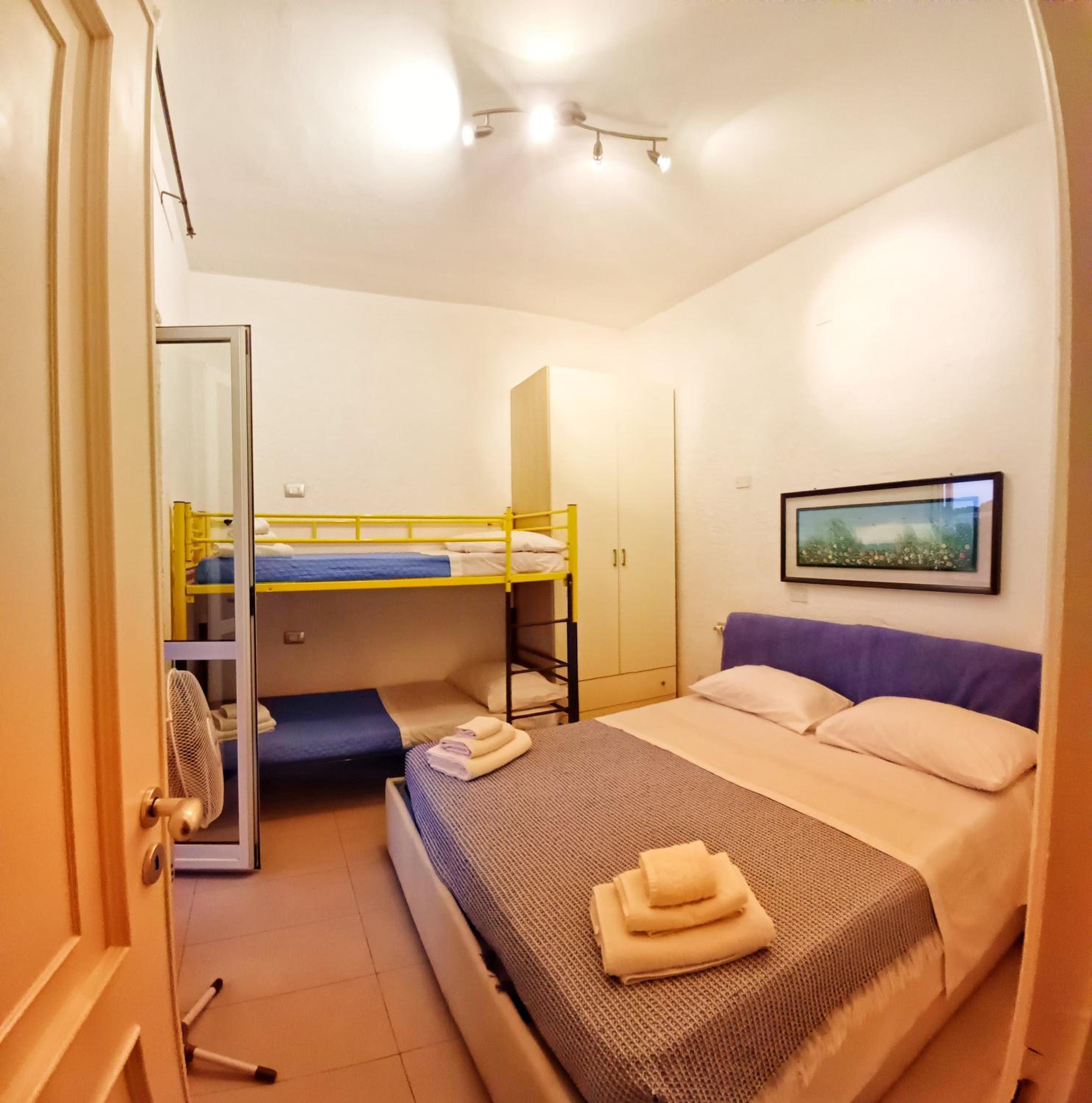 One-Bedroom Apartment with Balcony