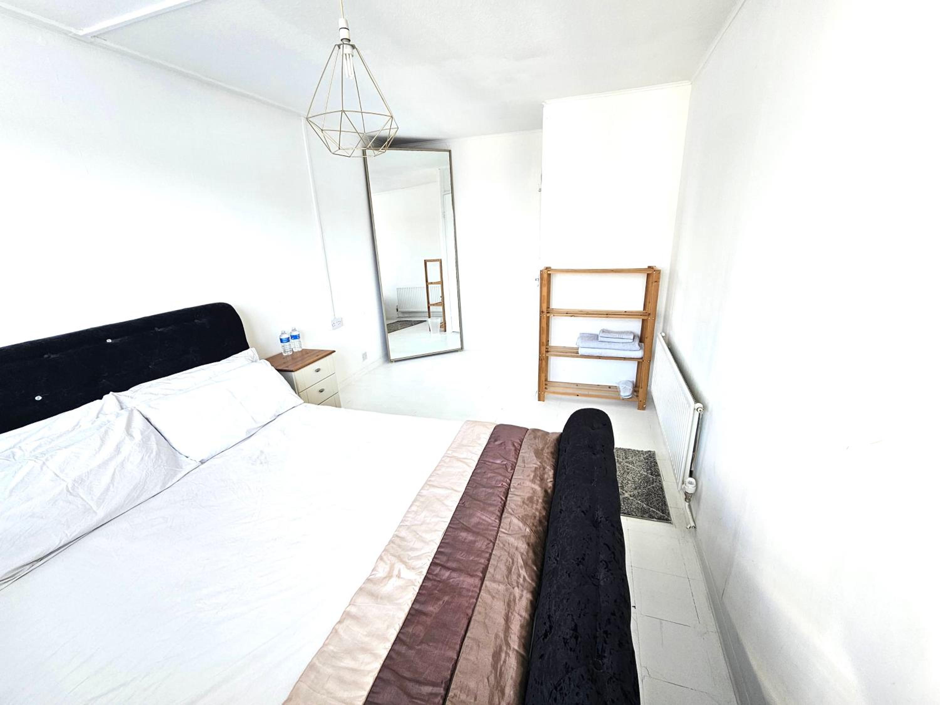Deluxe King Room photo 1