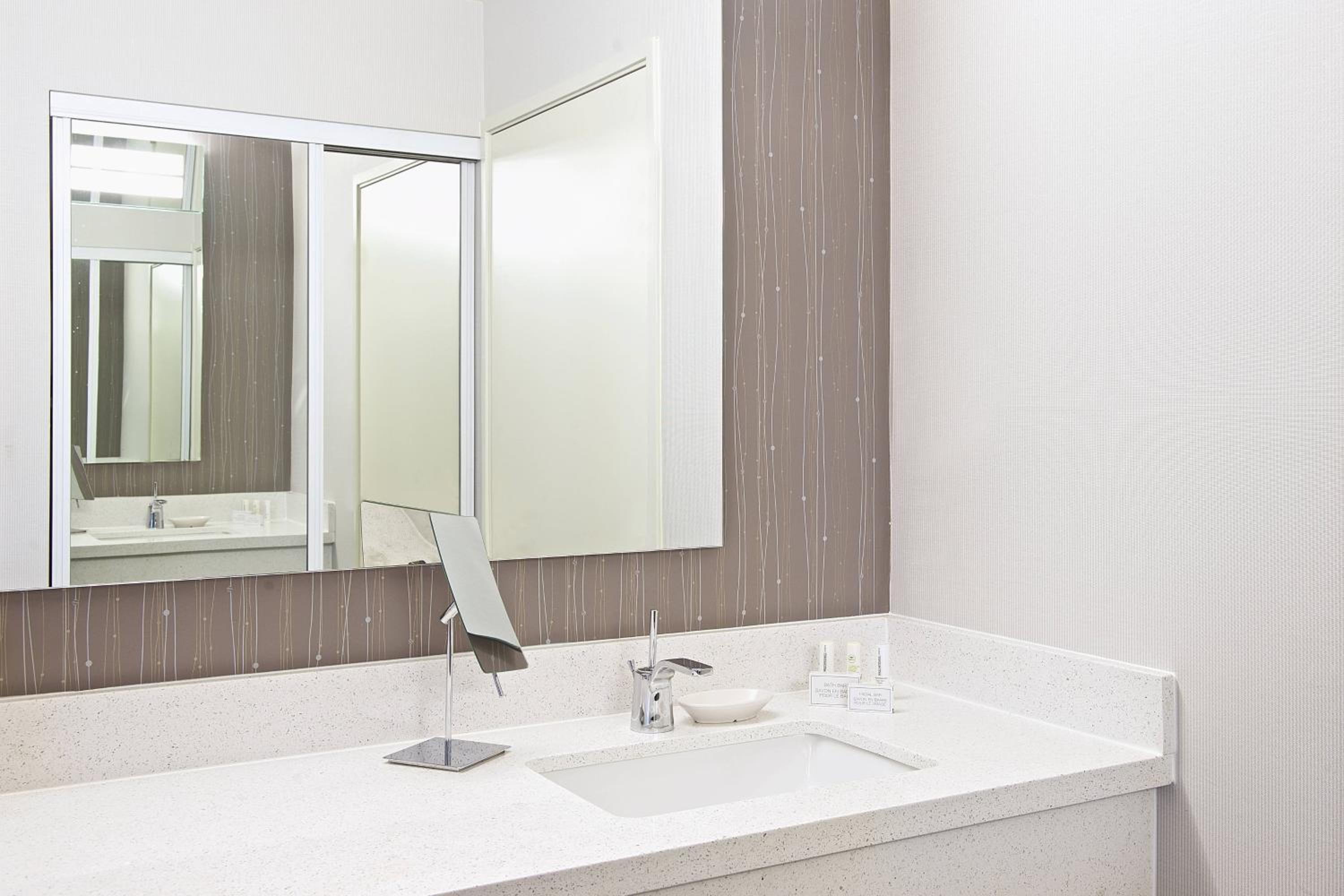 One-Bedroom King Suite - Photo 2
