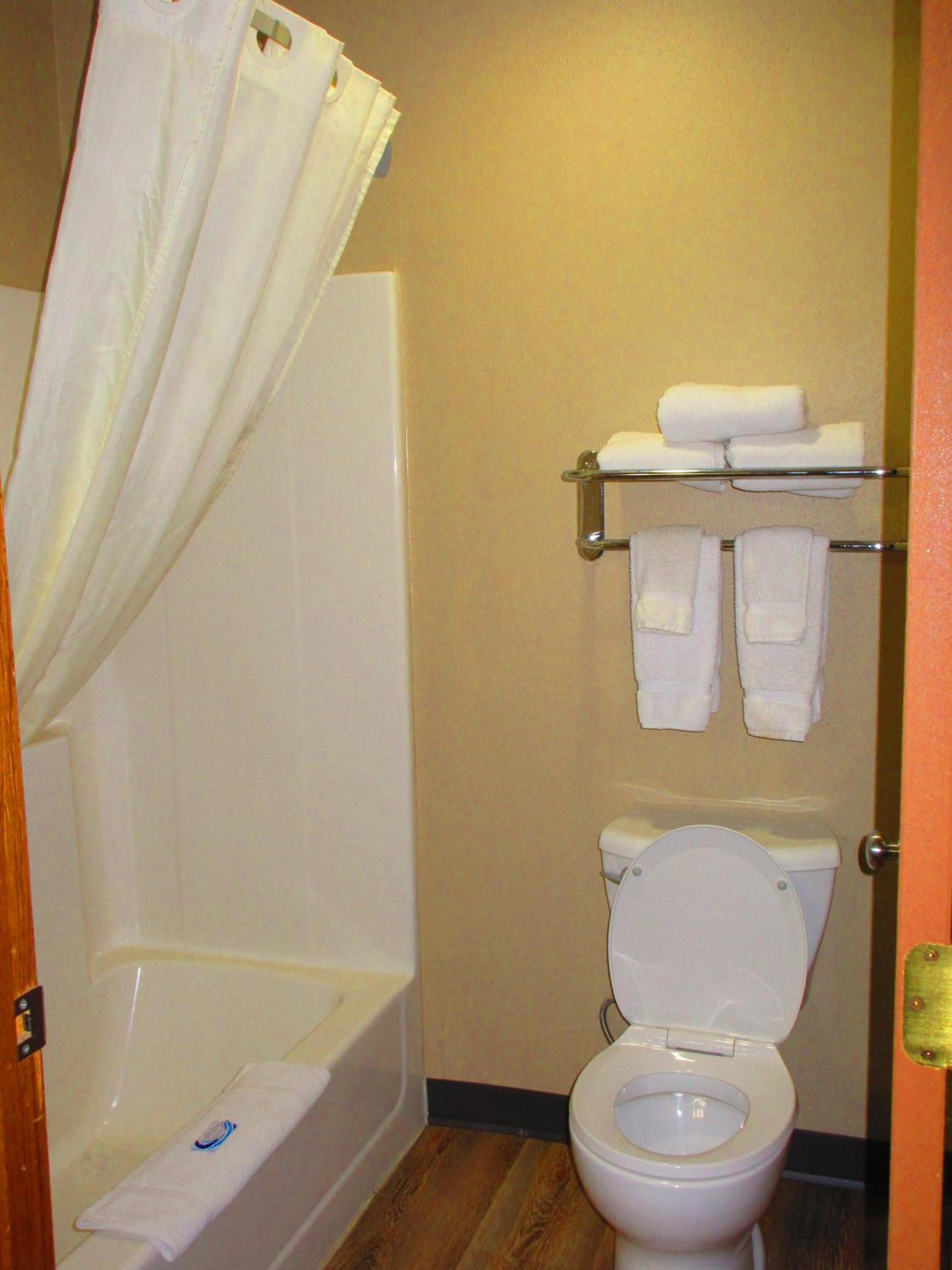 Double Room with Two Double Beds - Non-Smoking - Photo 3