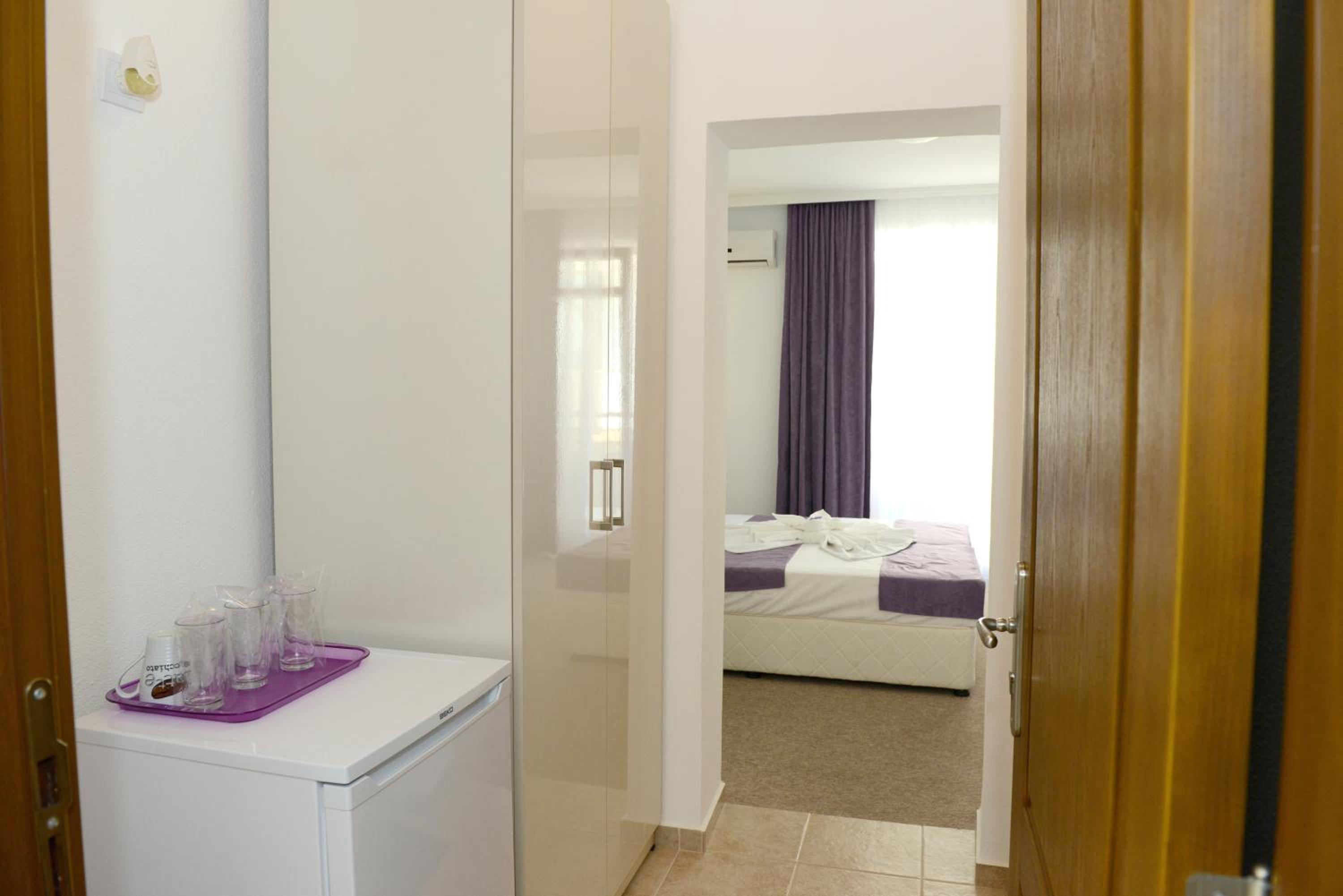 Twin/Double Room with Balcony (2 Adults) photo 1