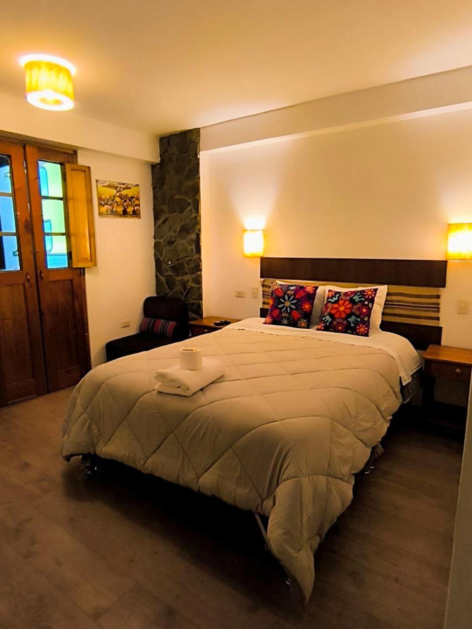 Queen Room with Balcony photo 1