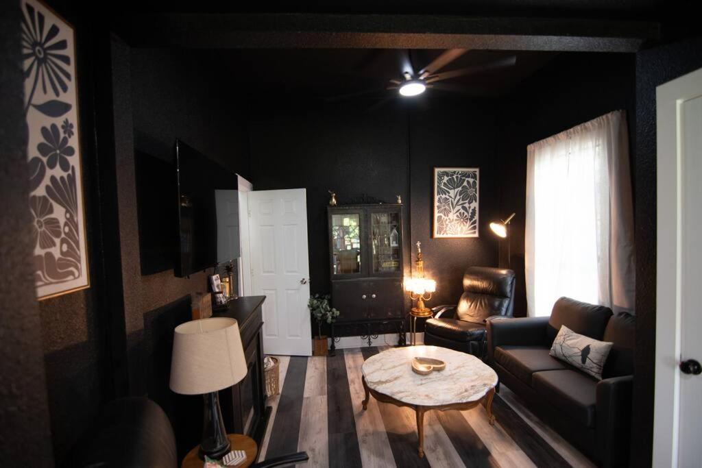Two-Bedroom House photo 2