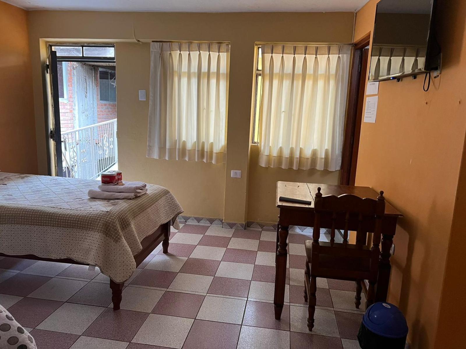 Twin Room with Private Bathroom photo 3