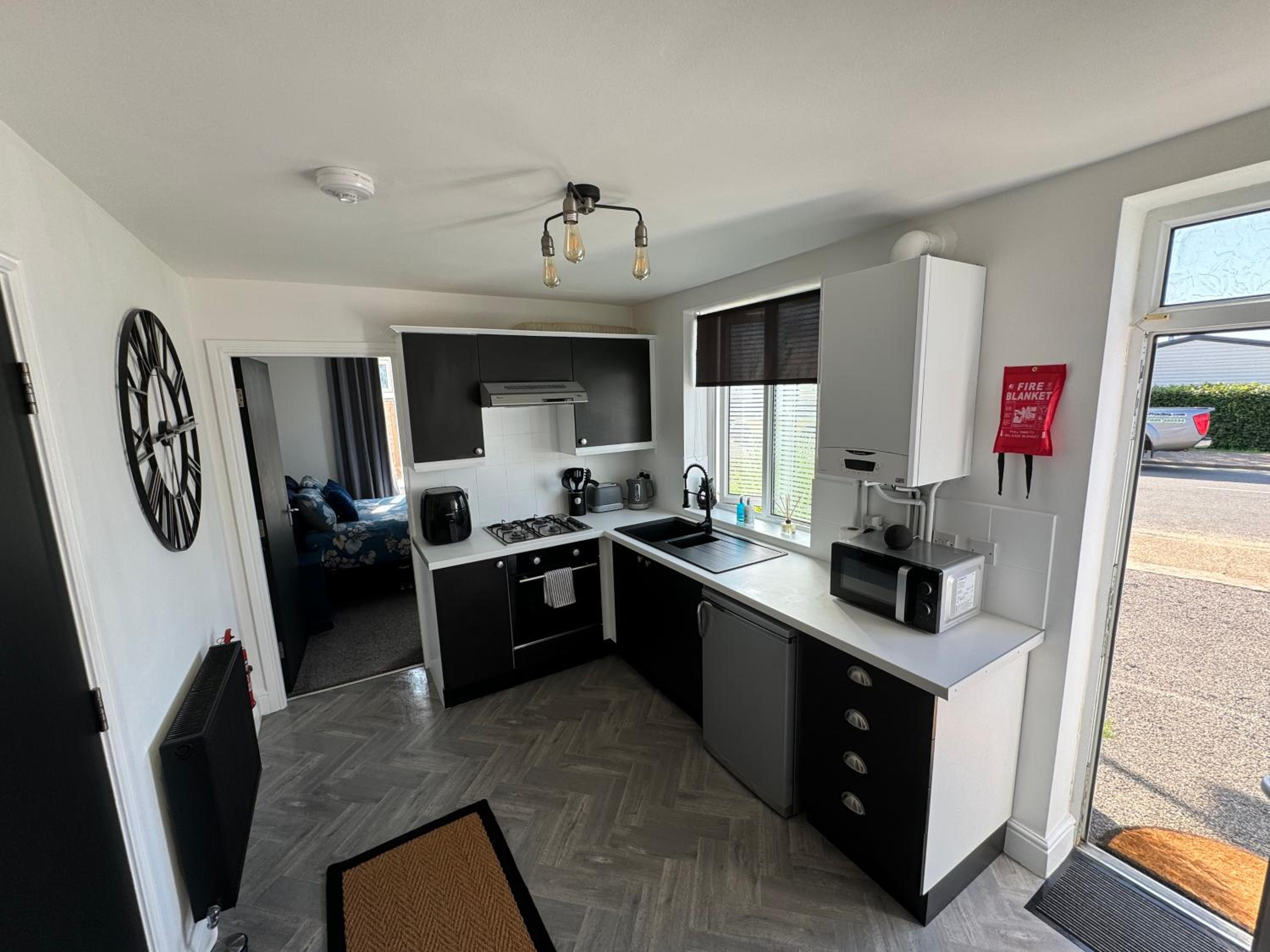 One-Bedroom Apartment photo 2