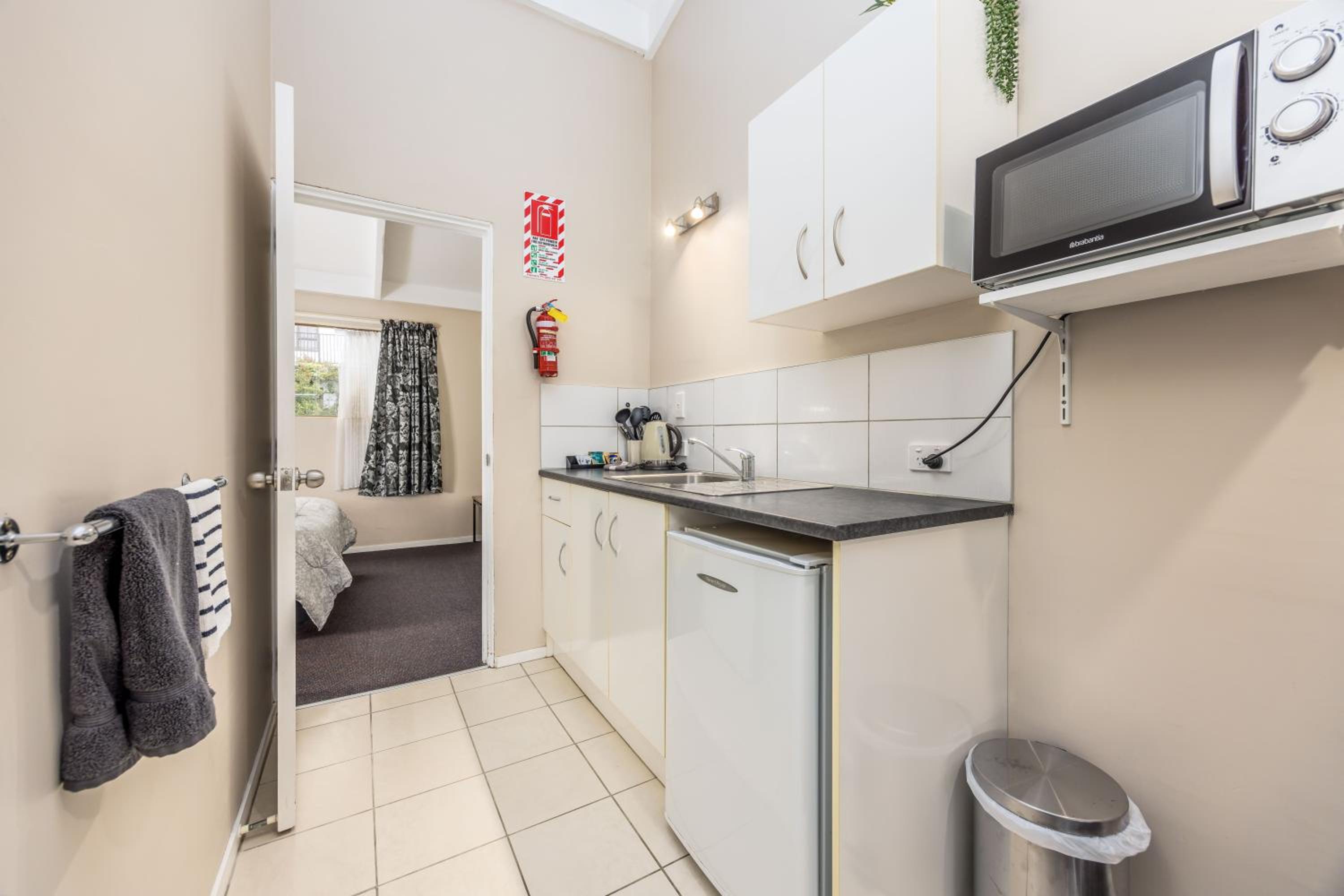 Double or Twin Room with Bathroom - Photo 10