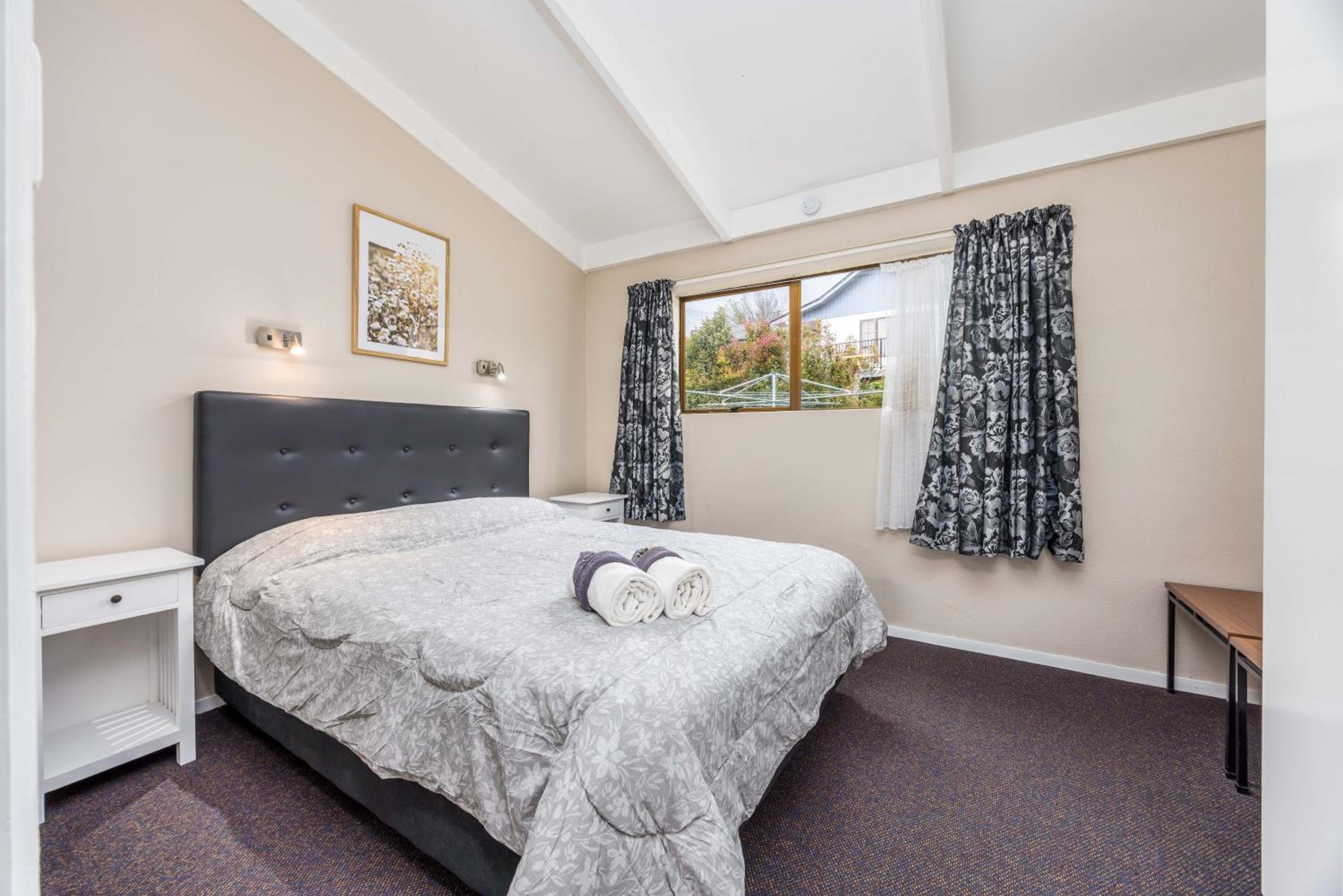 Double or Twin Room with Bathroom - Photo 17