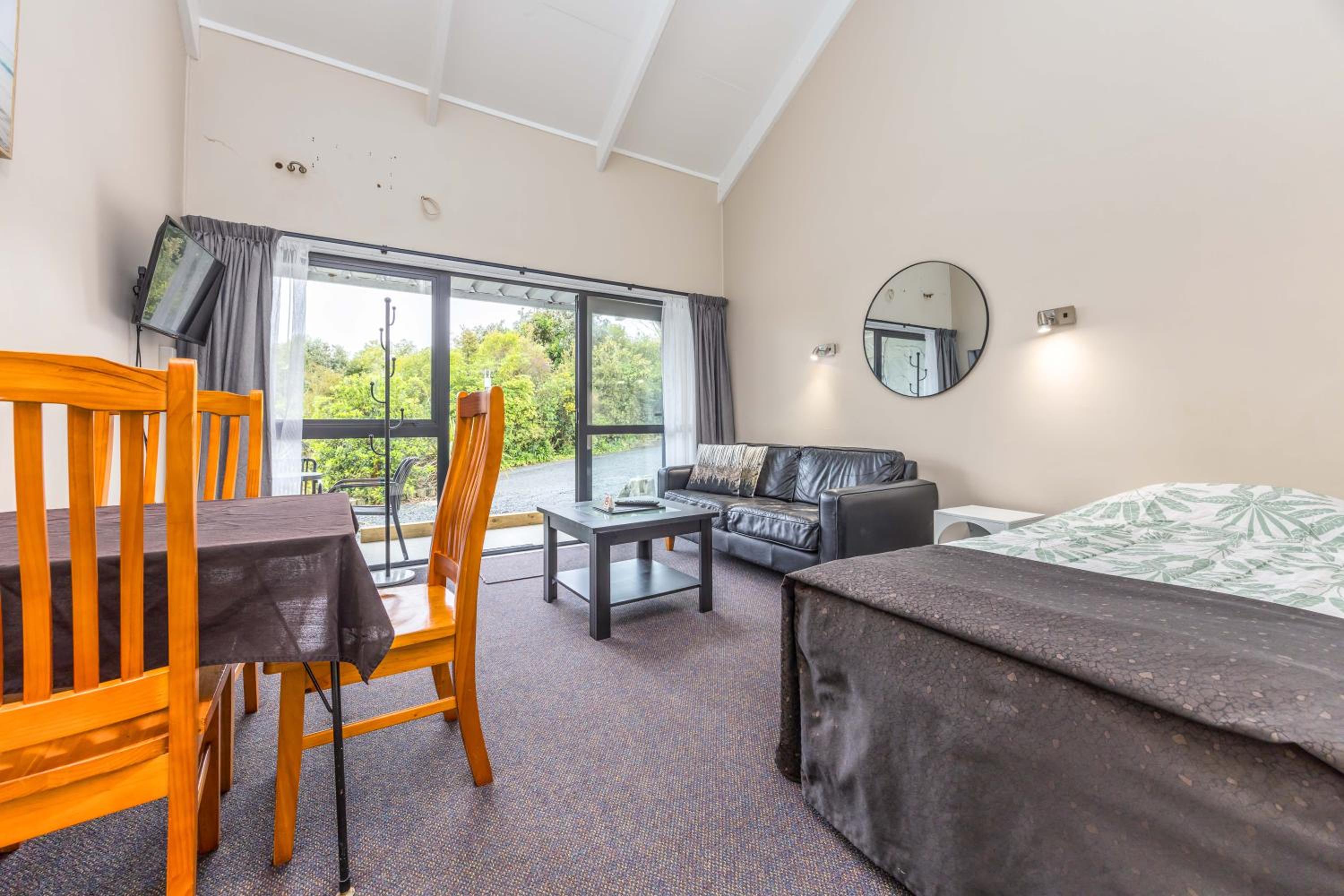 Double or Twin Room with Bathroom - Photo 3