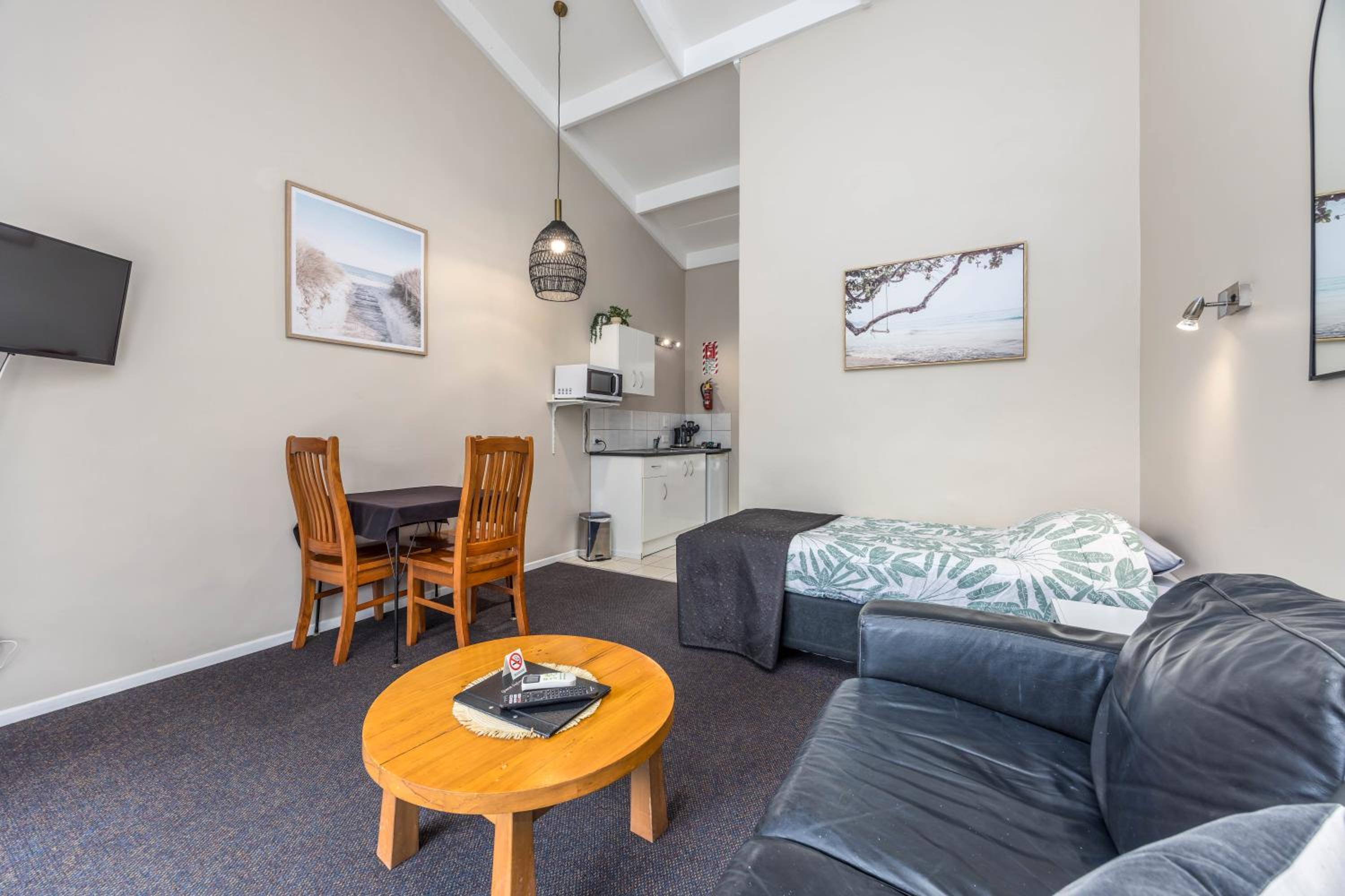 Double or Twin Room - Photo 6
