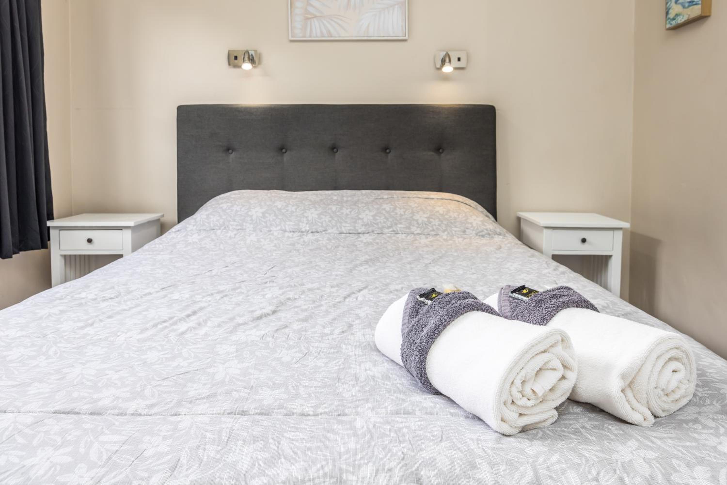 Double or Twin Room - Photo 9