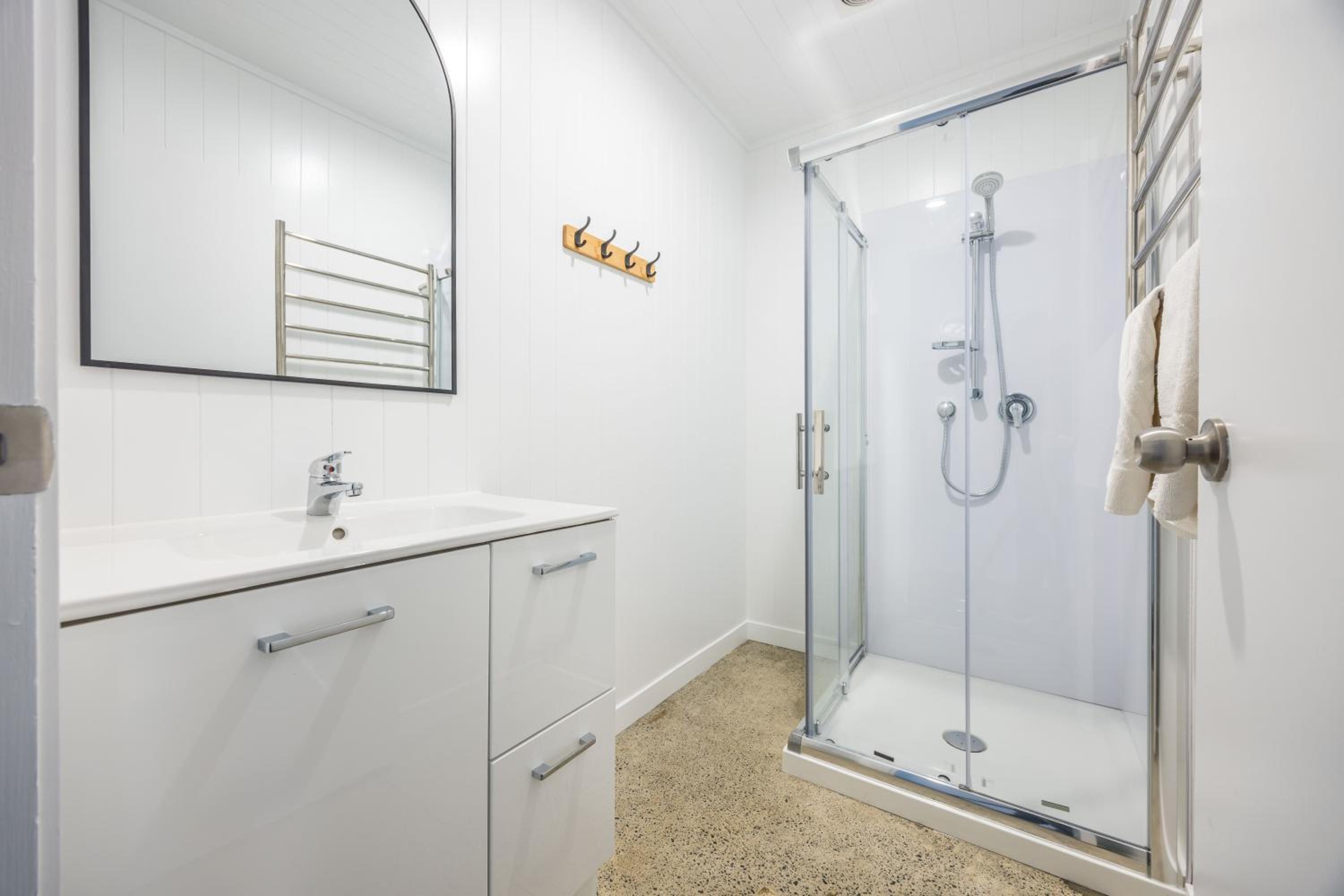Four-Bedroom Apartment - Photo 8